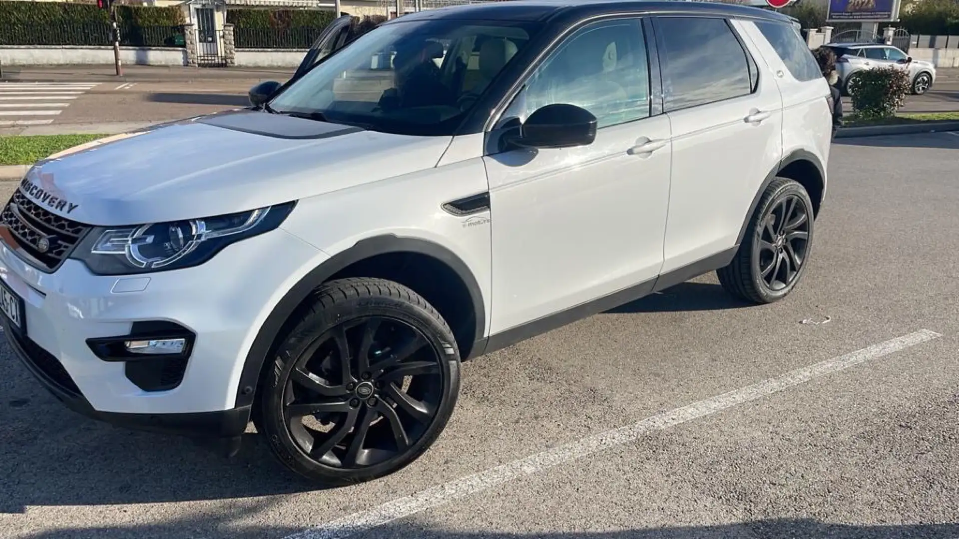 Land Rover Discovery Sport Mark I TD4 180ch HSE Luxury A Blanc - 1