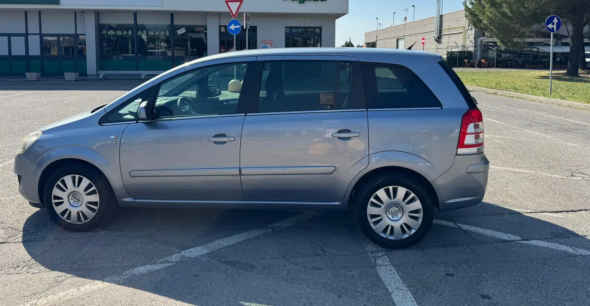 Opel Zafira Zafira 1.6 16v Comfort ecoM FL Grigio - 2