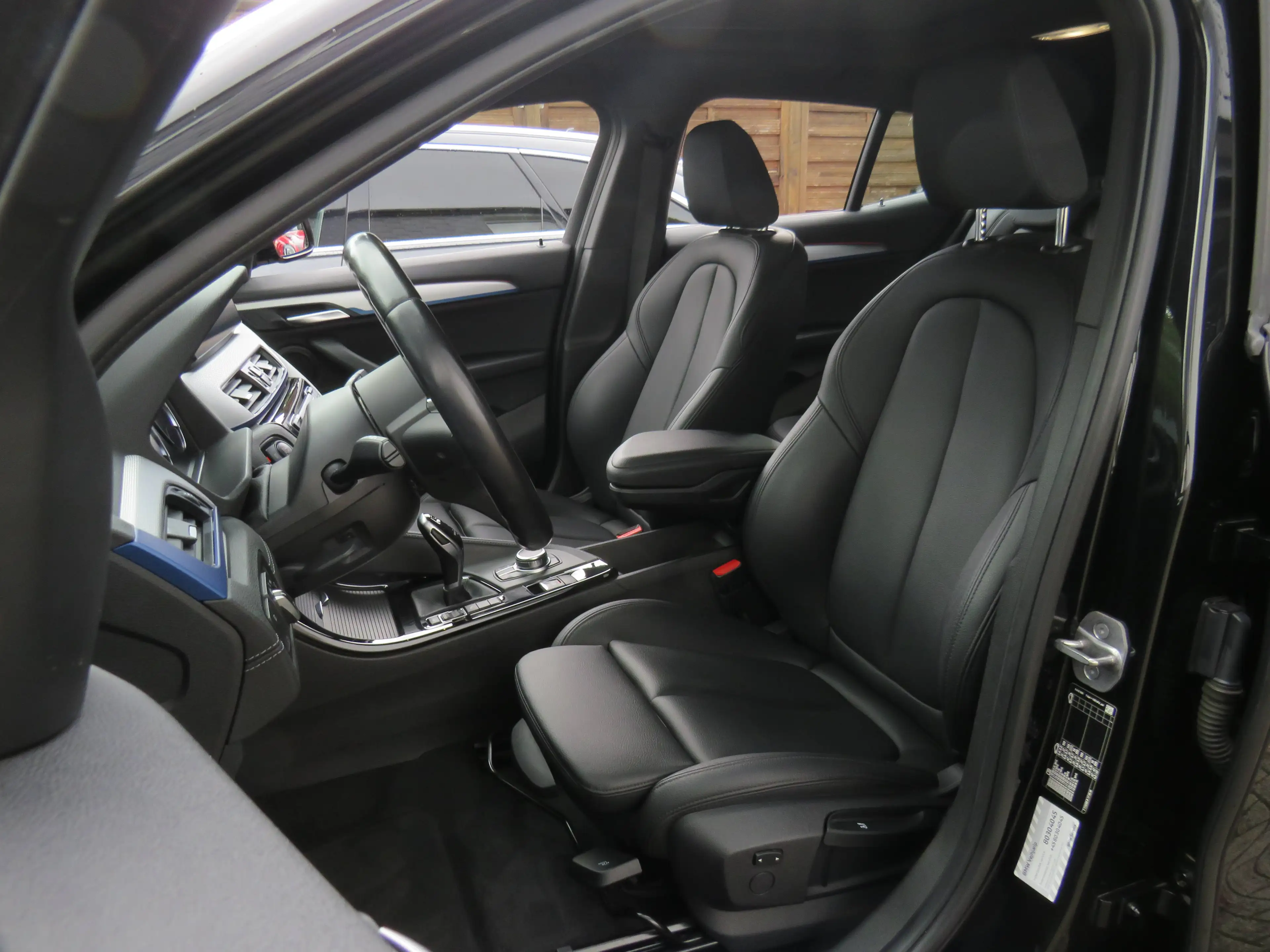 BMW X2 20 i M Sport / Pano, R-Kam, Top — photo 15