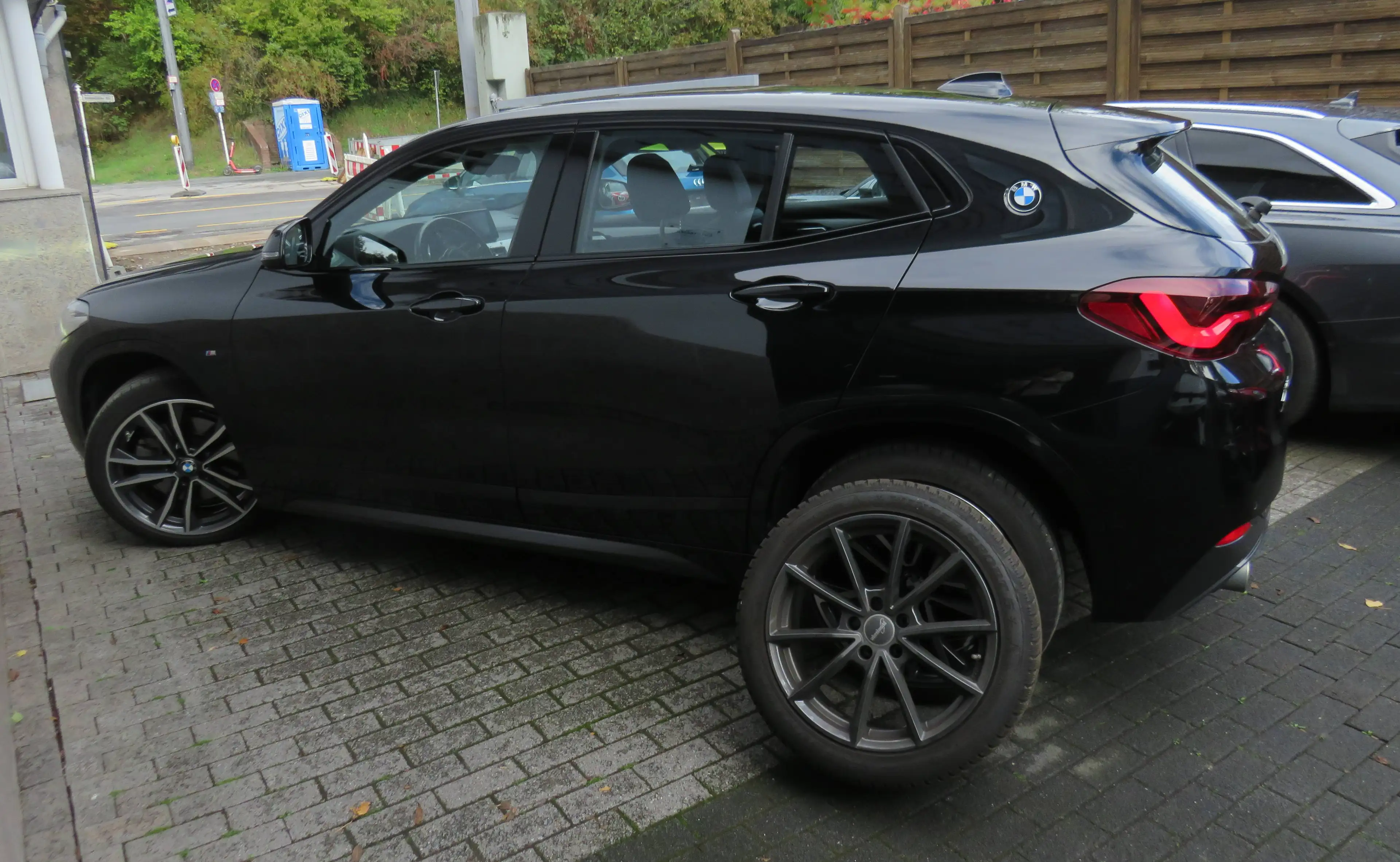 BMW X2 20 i M Sport / Pano, R-Kam, Top — photo 3