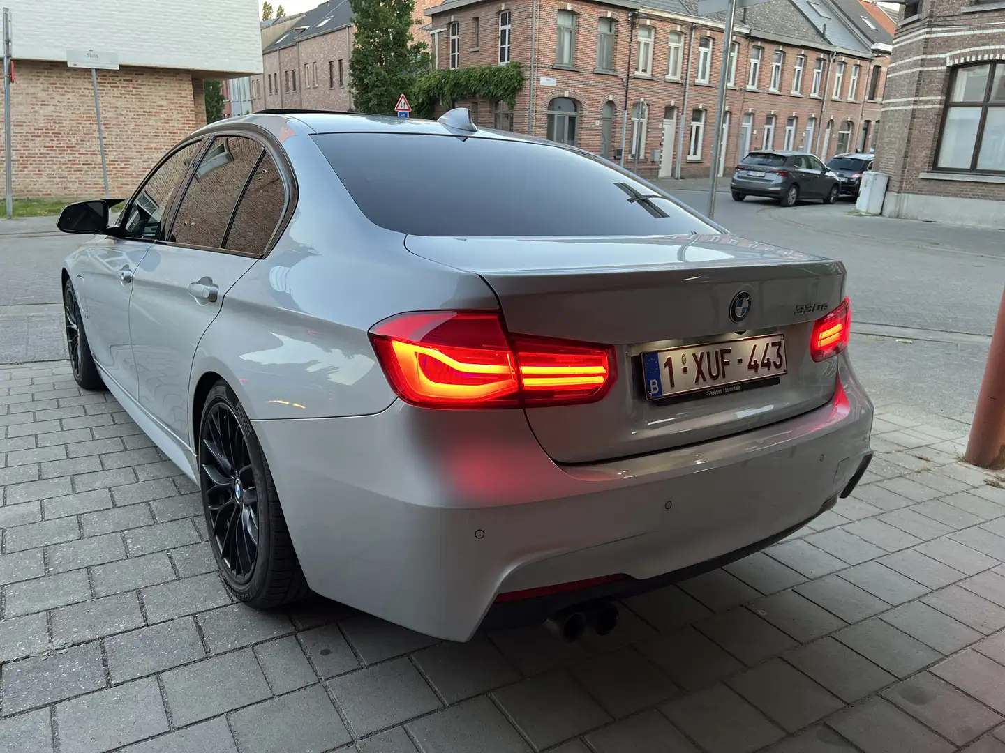 BMW 330 330e iPerformance M Sport - 2