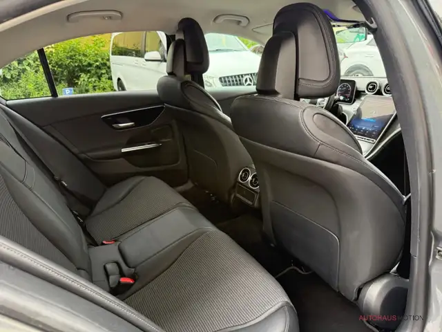 Mercedes-Benz C-Class view 12