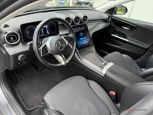 Mercedes-Benz C-Class view 8