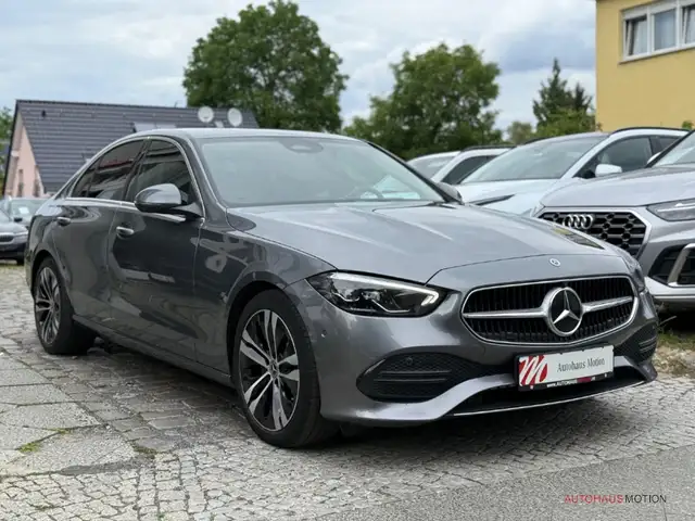 Mercedes-Benz C-Class view 4
