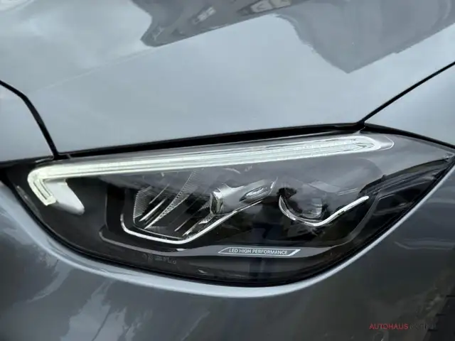 Mercedes-Benz C-Class view 14