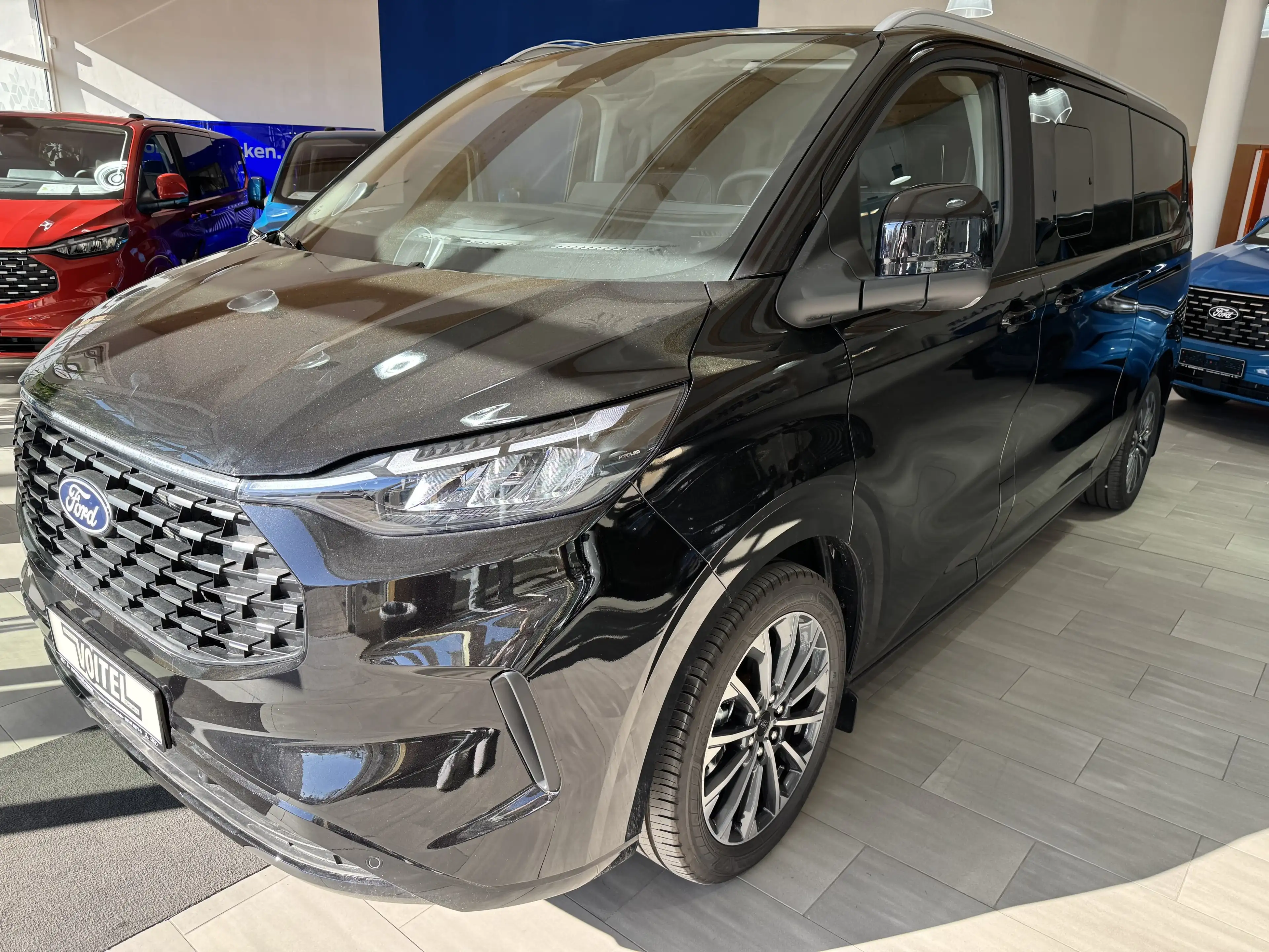 Ford Tourneo Custom L2 Titanium Panoramadach / ACC / AGR-Sitze — photo 2