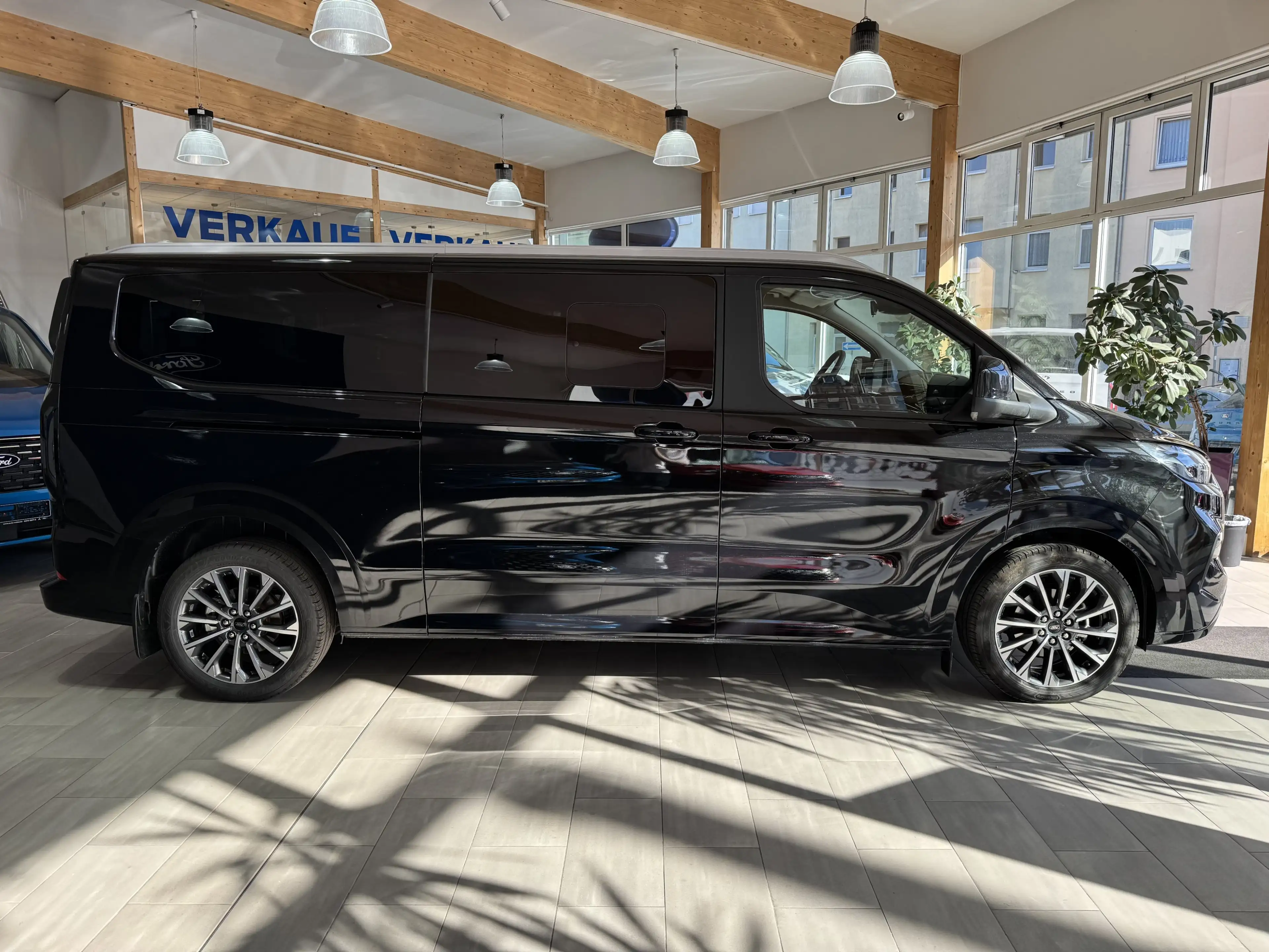 Ford Tourneo Custom L2 Titanium Panoramadach / ACC / AGR-Sitze — photo 4