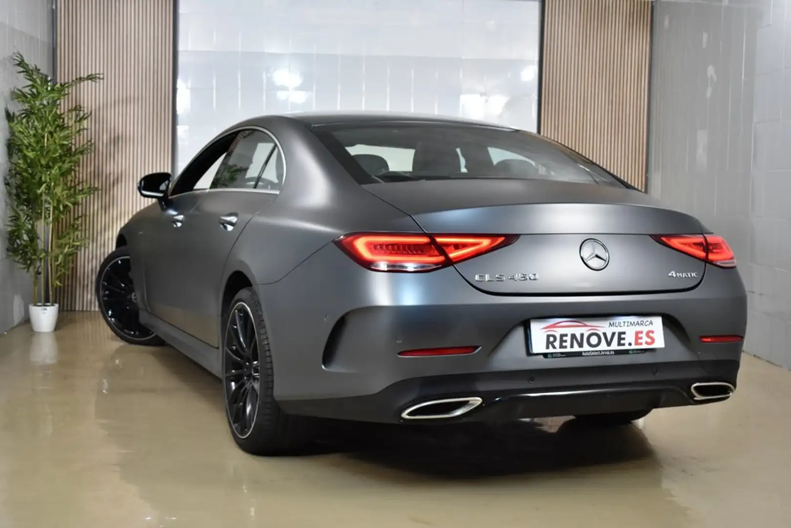 Mercedes-Benz CLS 450 4MATIC Grijs - 2