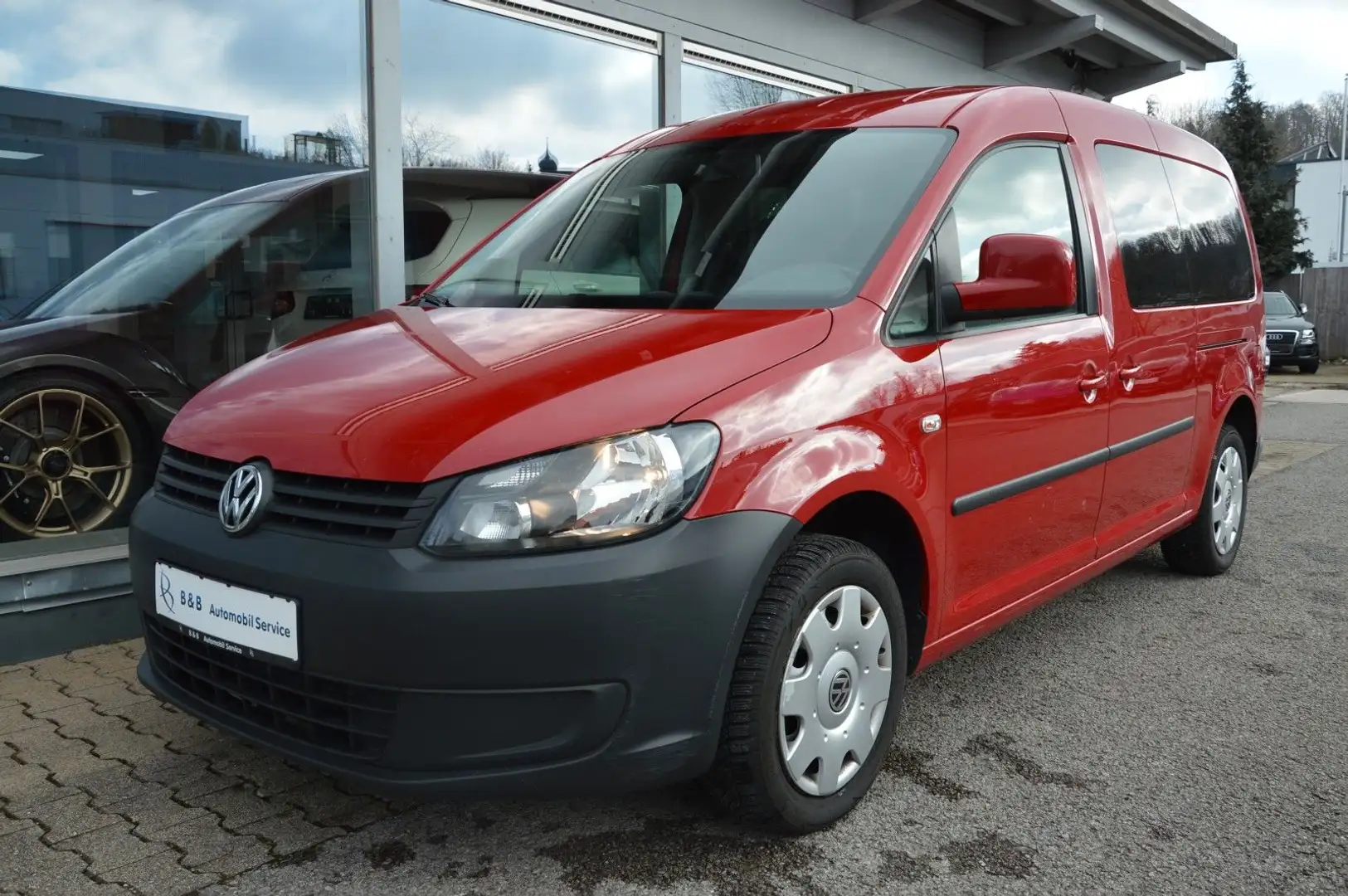 Volkswagen Caddy 1.6 TDI Maxi JAKO-O Trendline*KLIMA*1.HAND Rot - 1