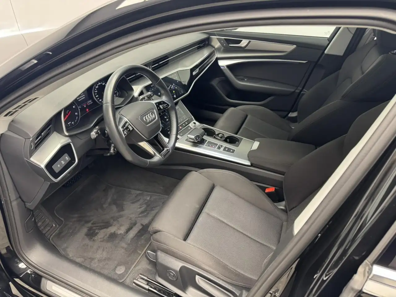 Audi A6 Avant 40 TDI sport AHK + Pano Klima Navi 4