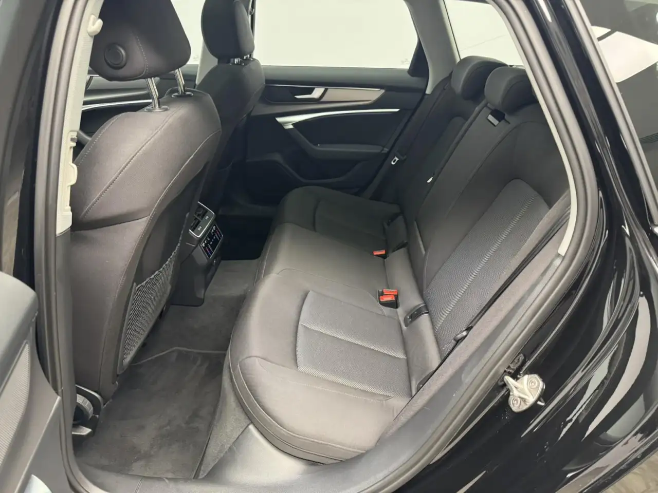 Audi A6 Avant 40 TDI sport AHK + Pano Klima Navi 6