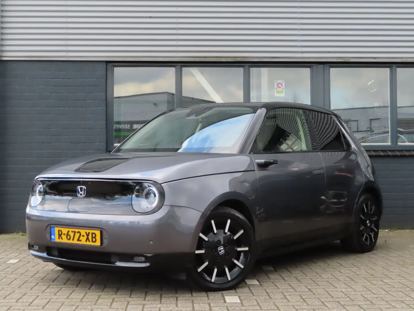 Honda e Advance 17" | lederen bekleding | 17 inch | Gri - 1