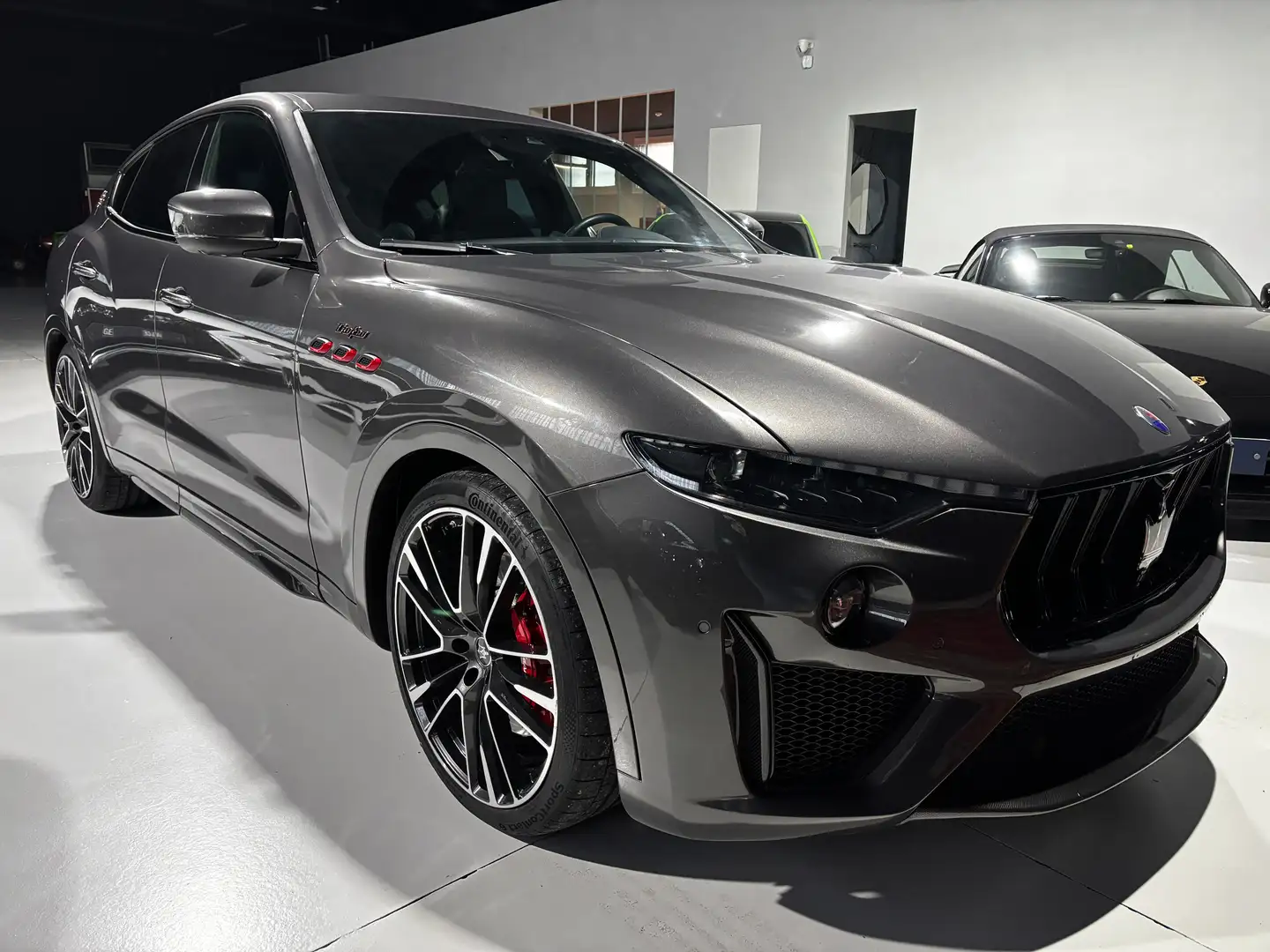 Maserati Levante 3.8 V8 Trofeo 580cv auto Grigio - 2