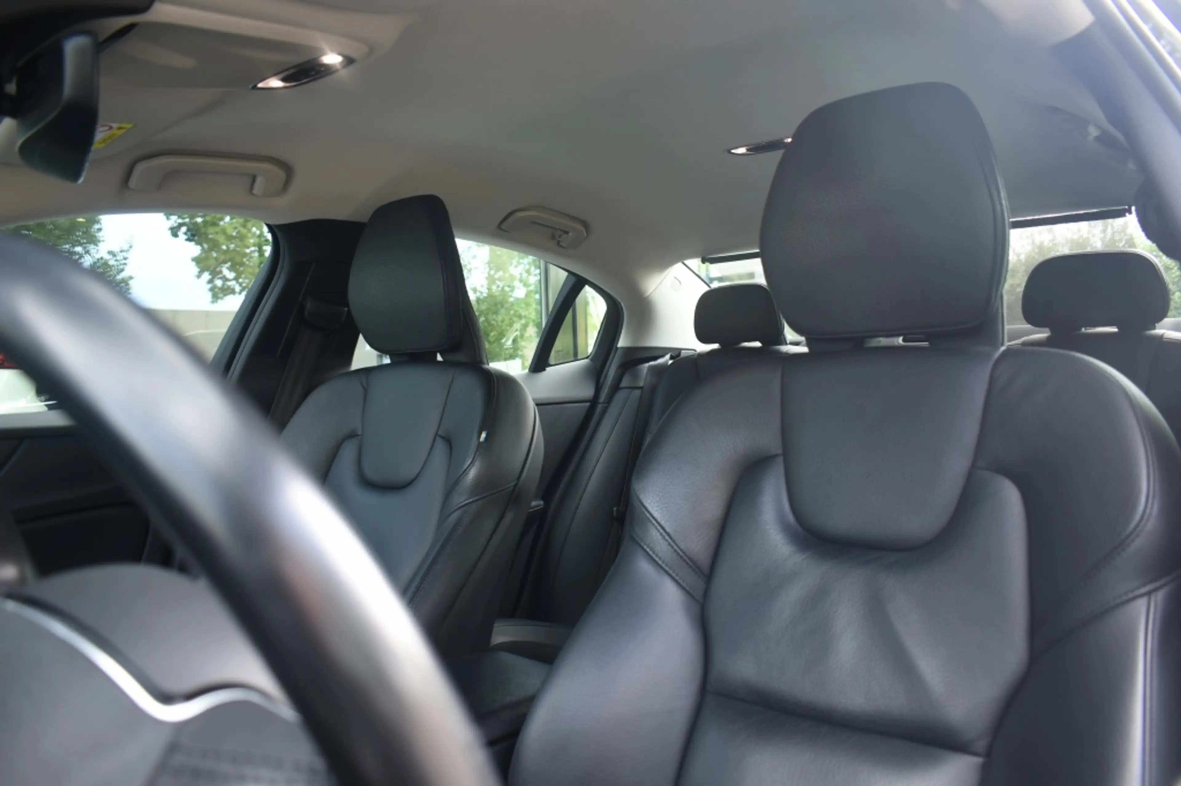 Volvo S60 B4 197pk Plus Dark | Power Seats | Leder | 19'' | — photo 15