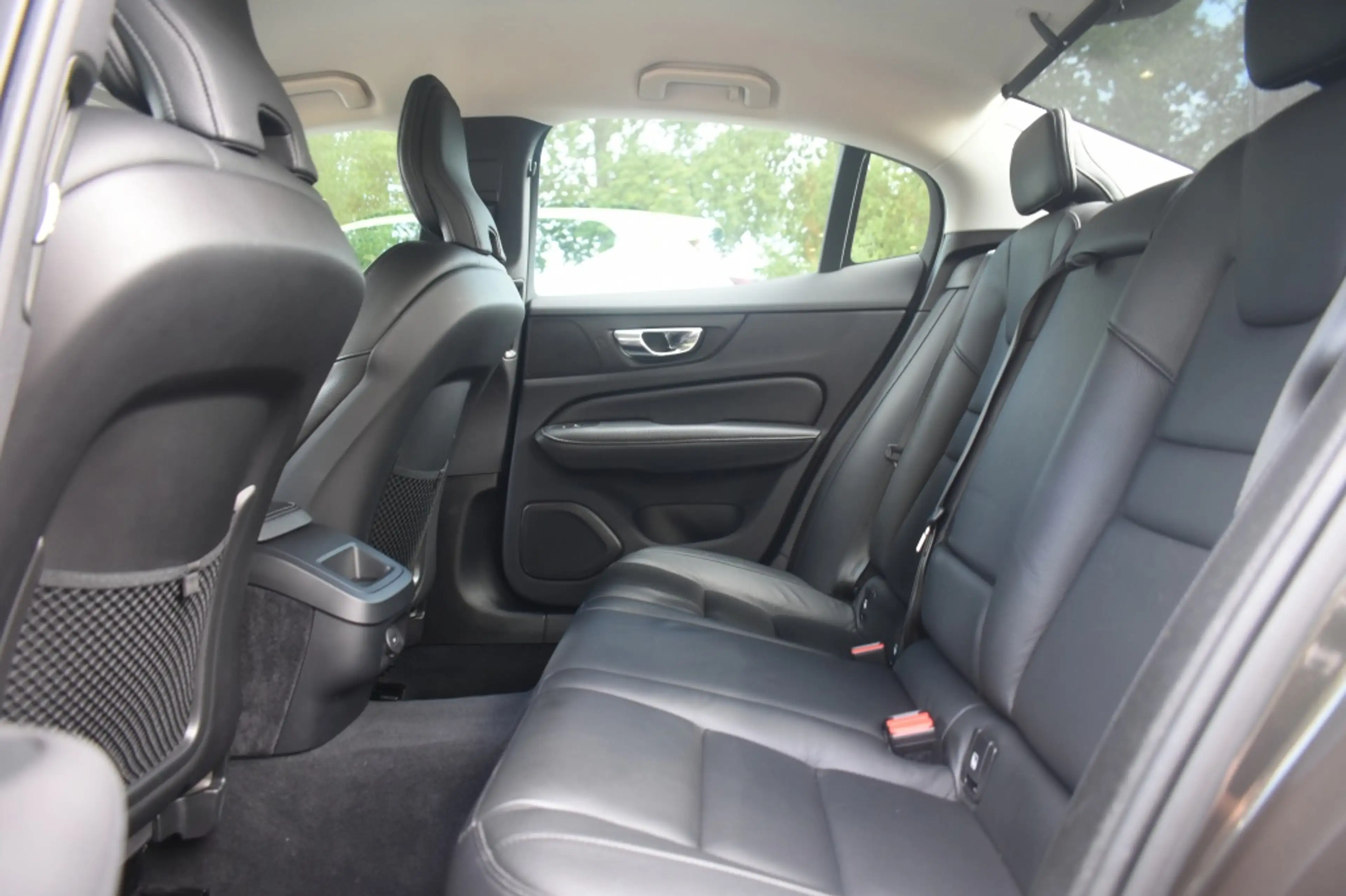Volvo S60 B4 197pk Plus Dark | Power Seats | Leder | 19'' | — photo 25