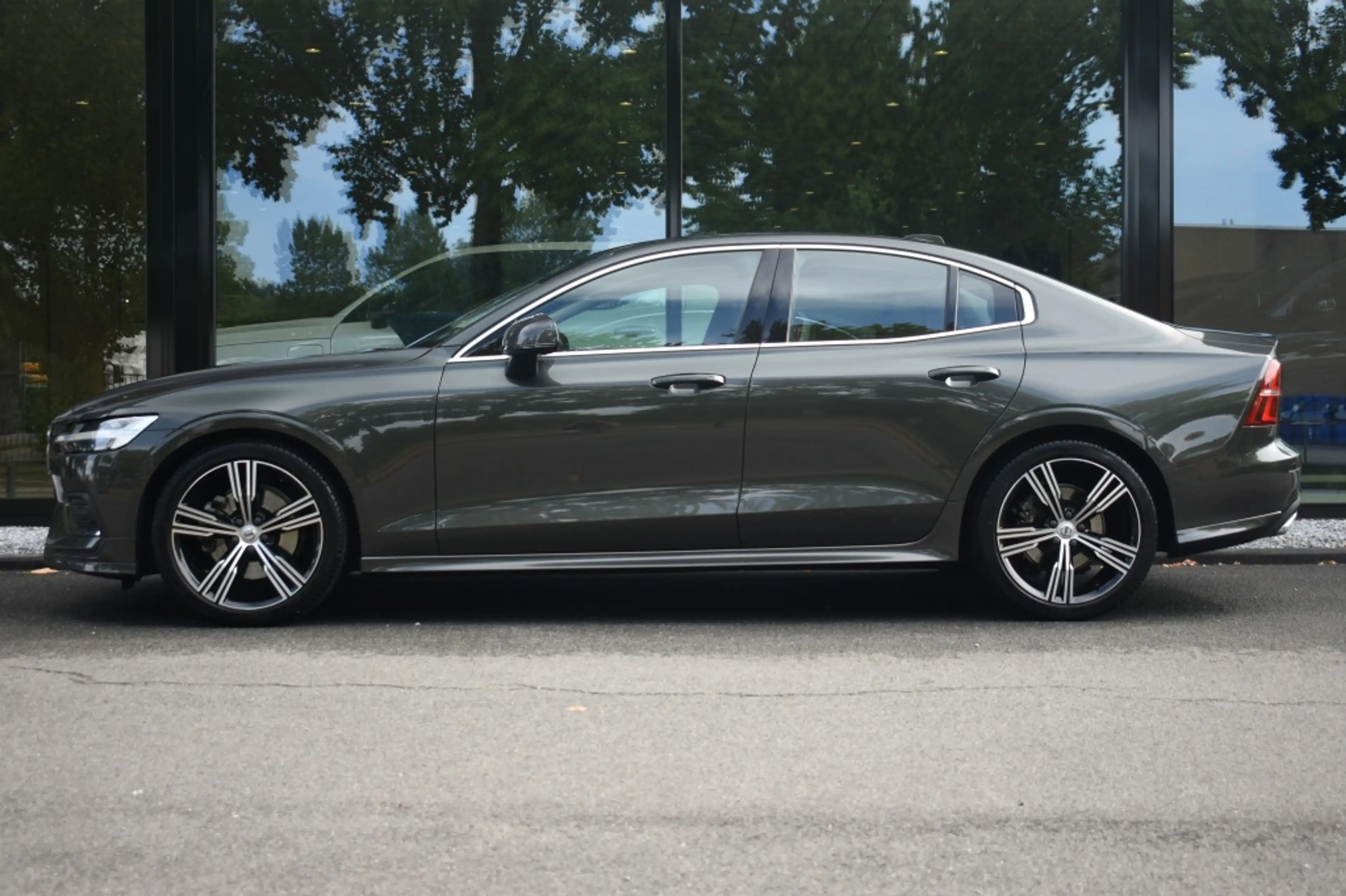 Volvo S60 B4 197pk Plus Dark | Power Seats | Leder | 19'' | — photo 3