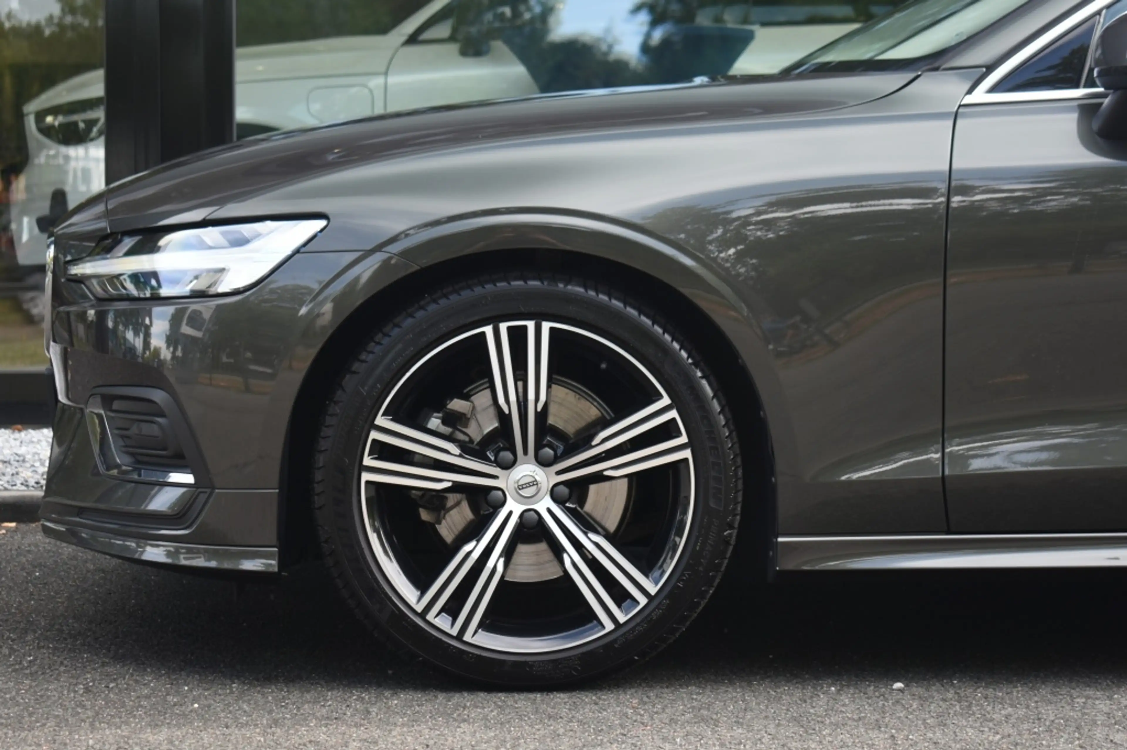 Volvo S60 B4 197pk Plus Dark | Power Seats | Leder | 19'' | — photo 4