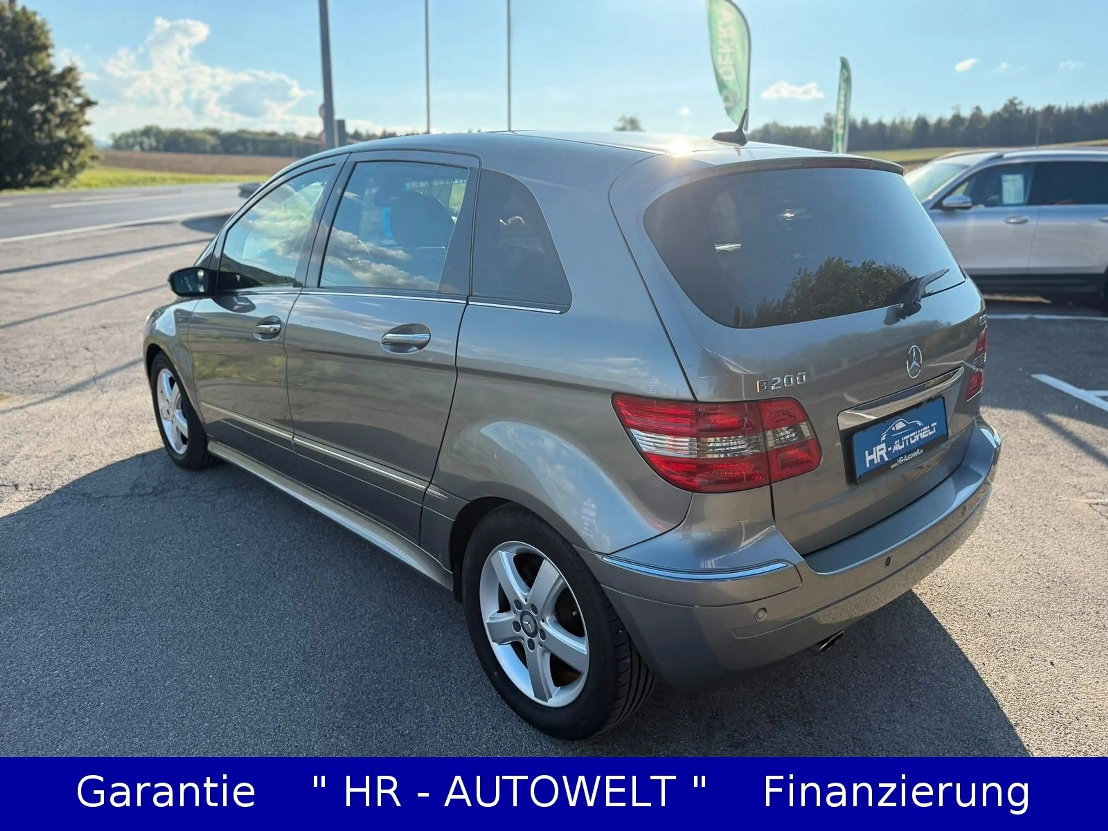 Mercedes-Benz B 200 CDI*AUTOMATIK*NAVI*KAMERA*LEDER*PANO*TEMPO — photo 4
