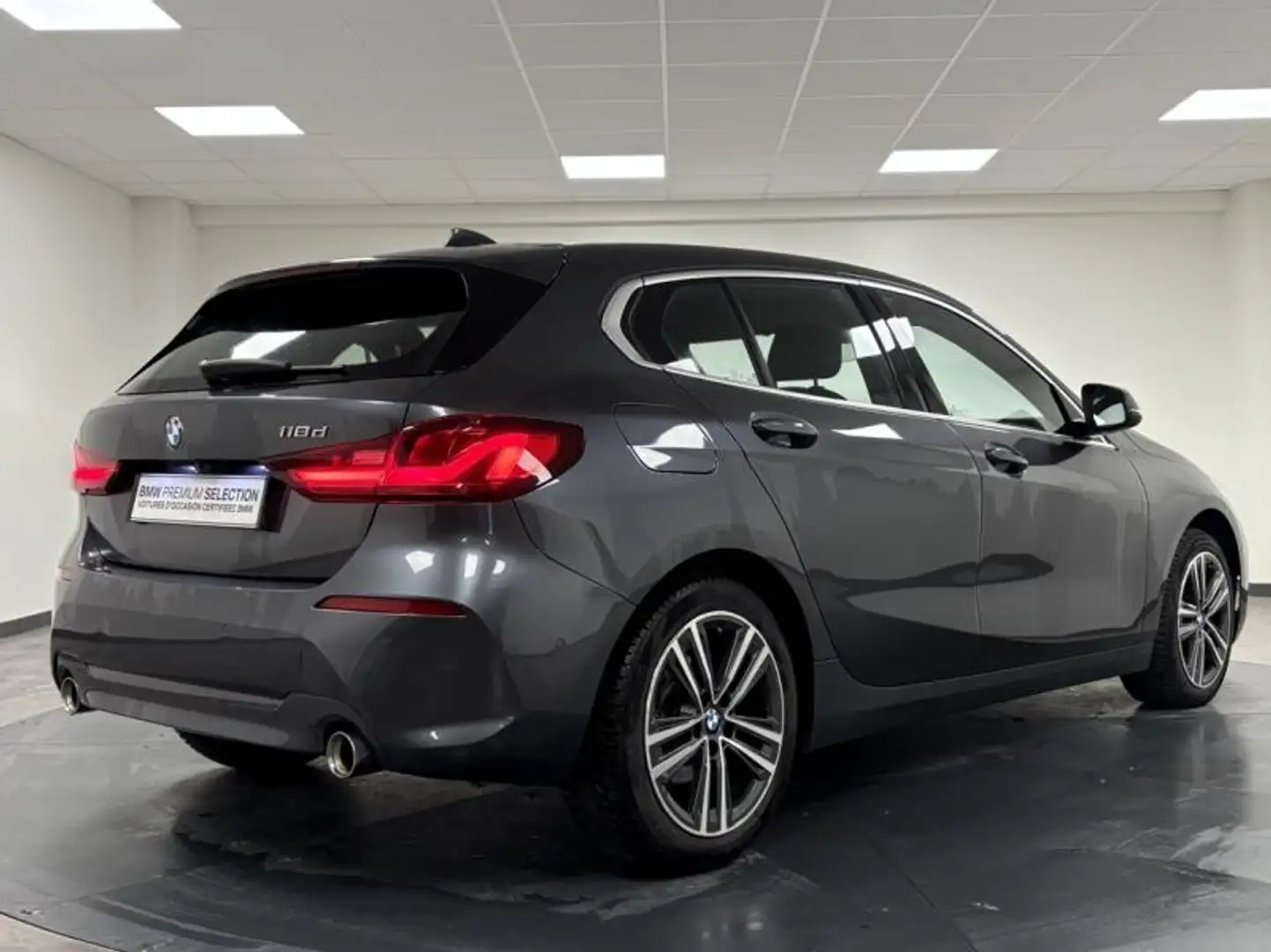 BMW 118 118dA 150ch Business Design 8cv Gris - 2