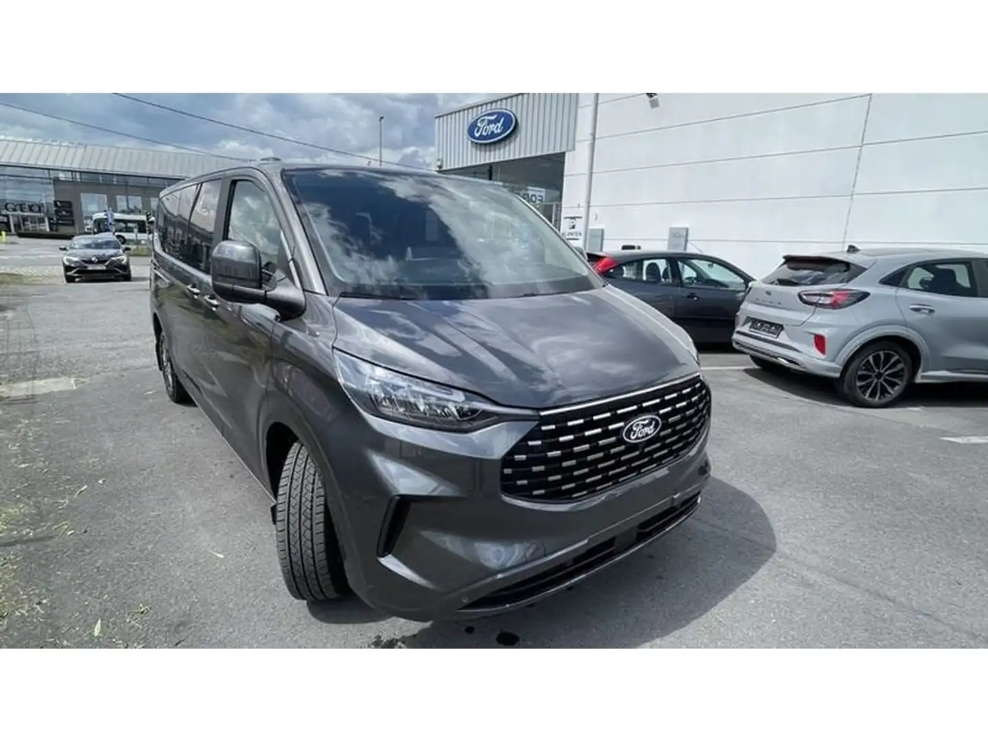 Ford Tourneo Custom Titanium Grijs - 1