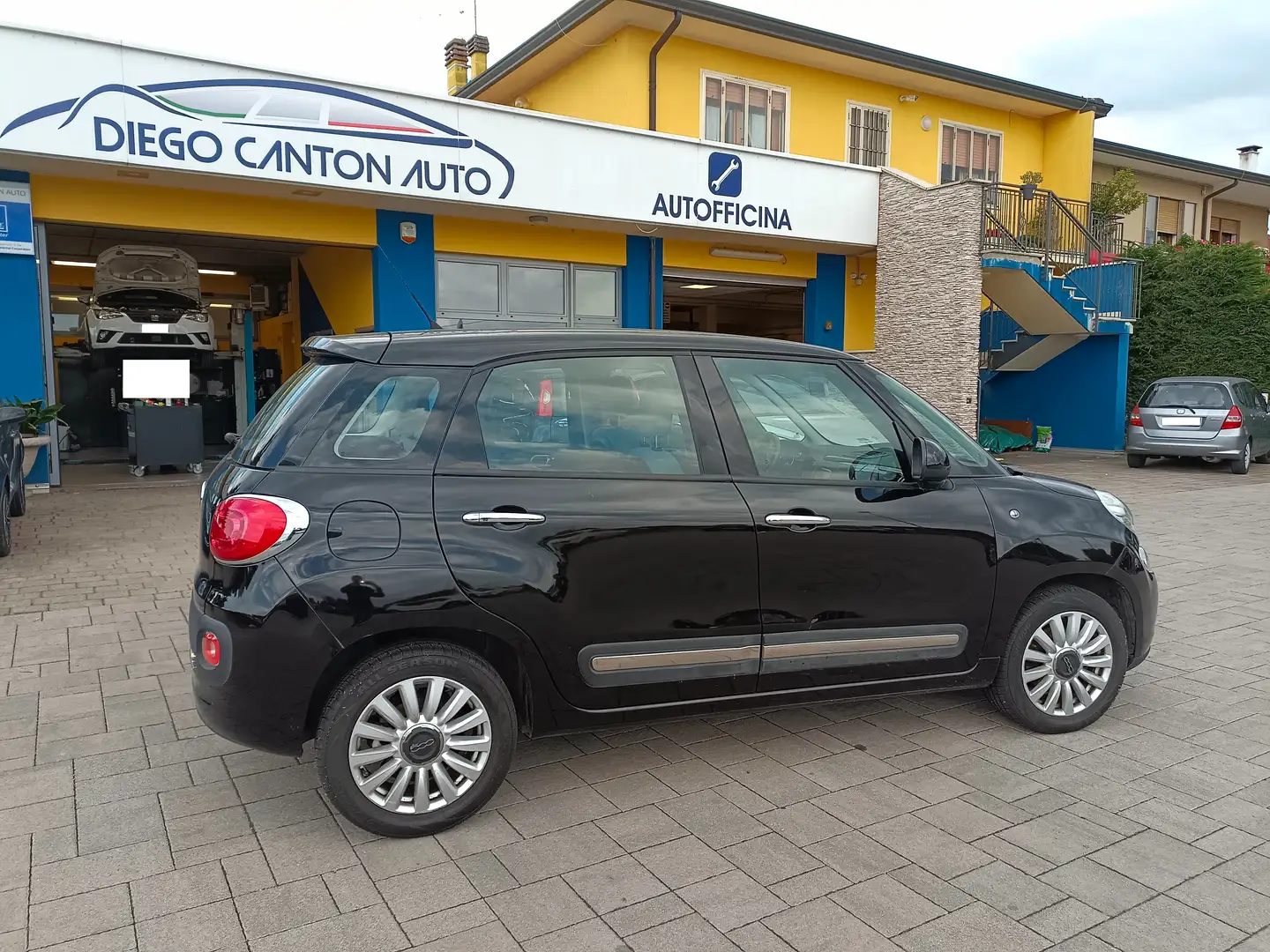 Fiat 500L 1.3 mjt Pop Star 85cv***Neopatentati*** Zwart - 2