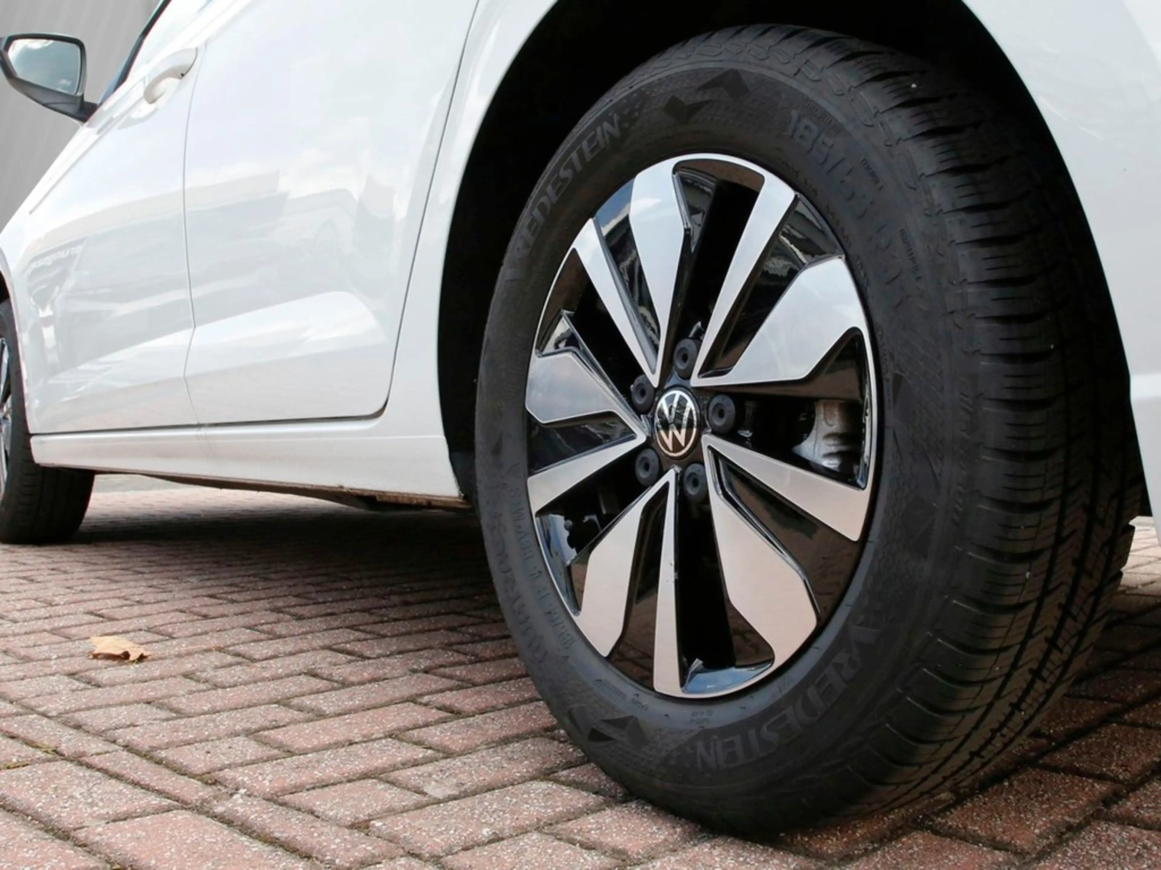 Volkswagen Polo VI 1.0 TSI DSG Goal 15" ACC AHK Navi WE Connect — photo 5