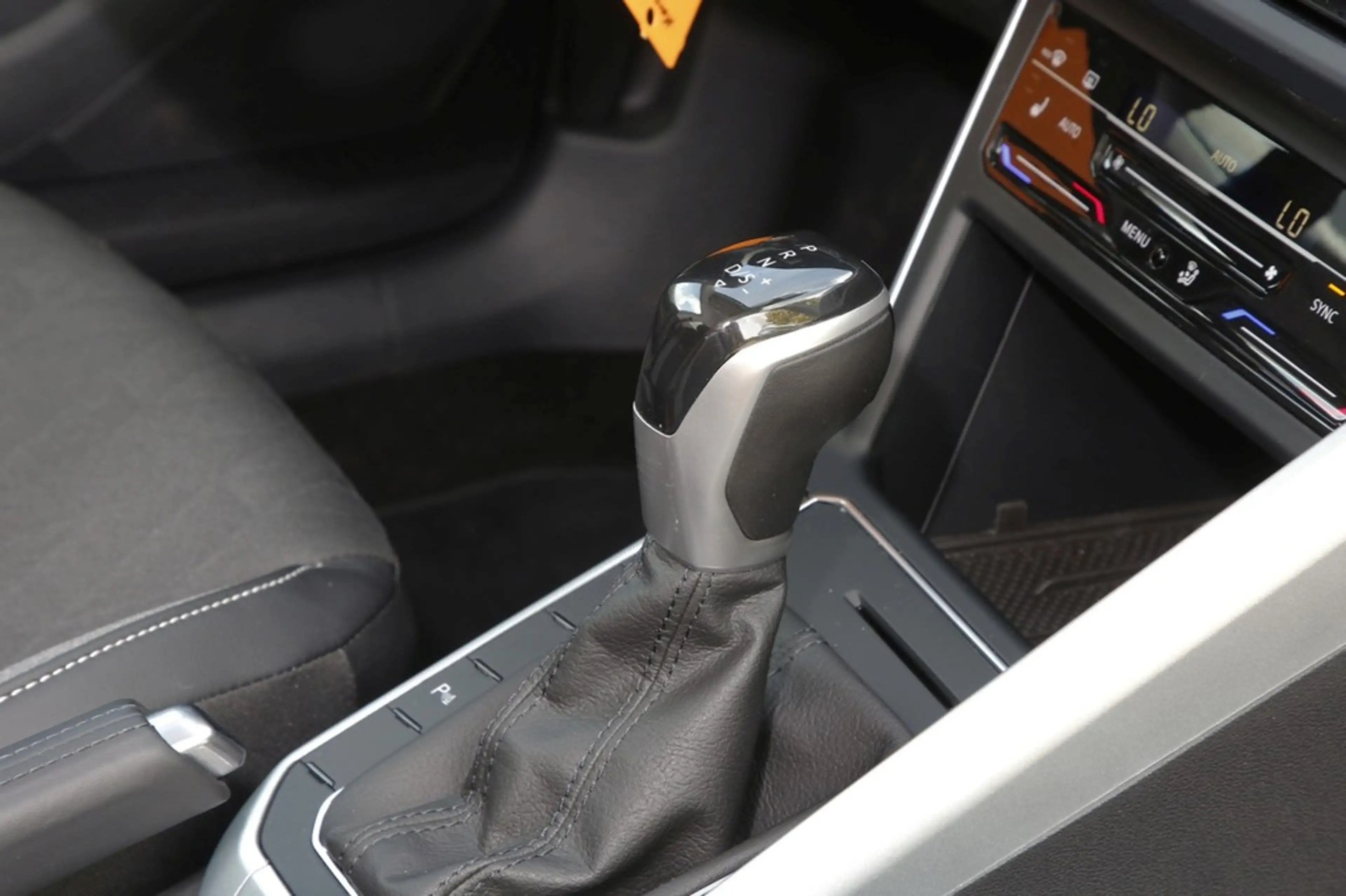 Volkswagen Polo VI 1.0 TSI DSG Goal 15" ACC AHK Navi WE Connect — photo 11