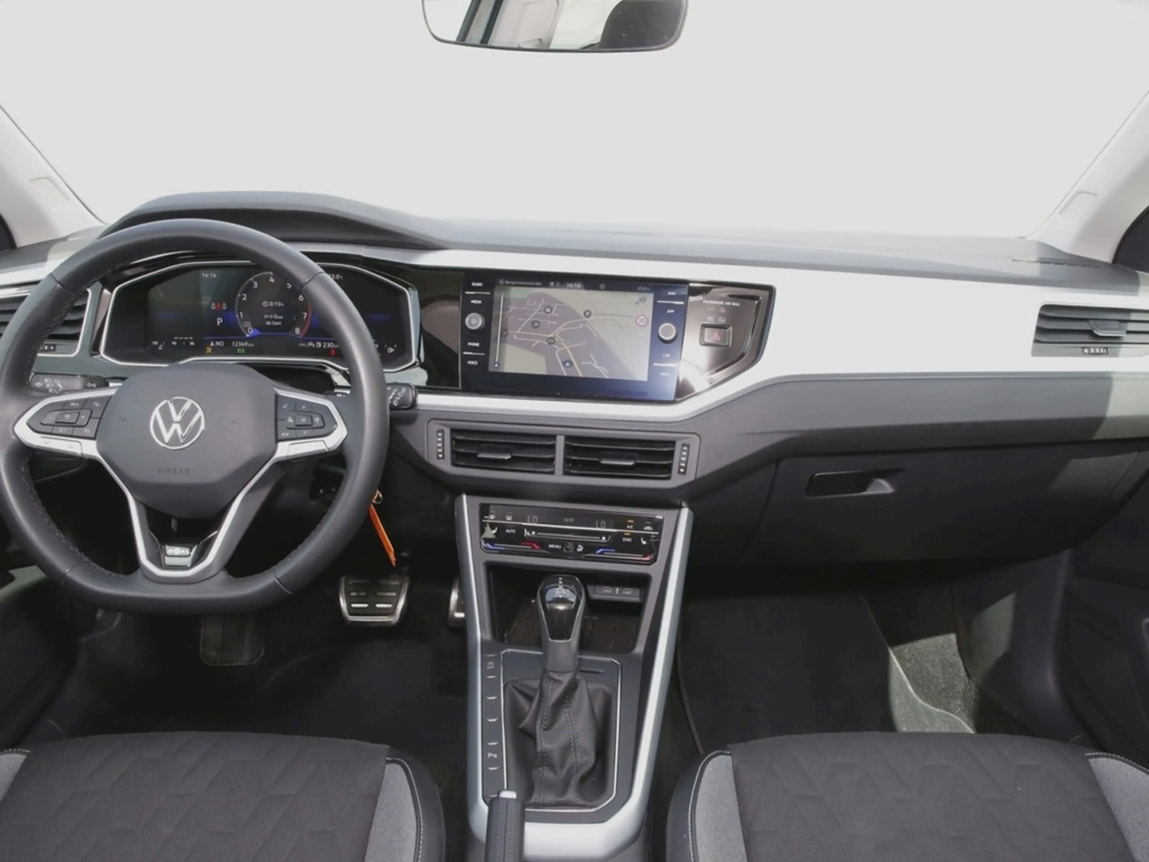 Volkswagen Polo VI 1.0 TSI DSG Goal 15" ACC AHK Navi WE Connect — photo 13
