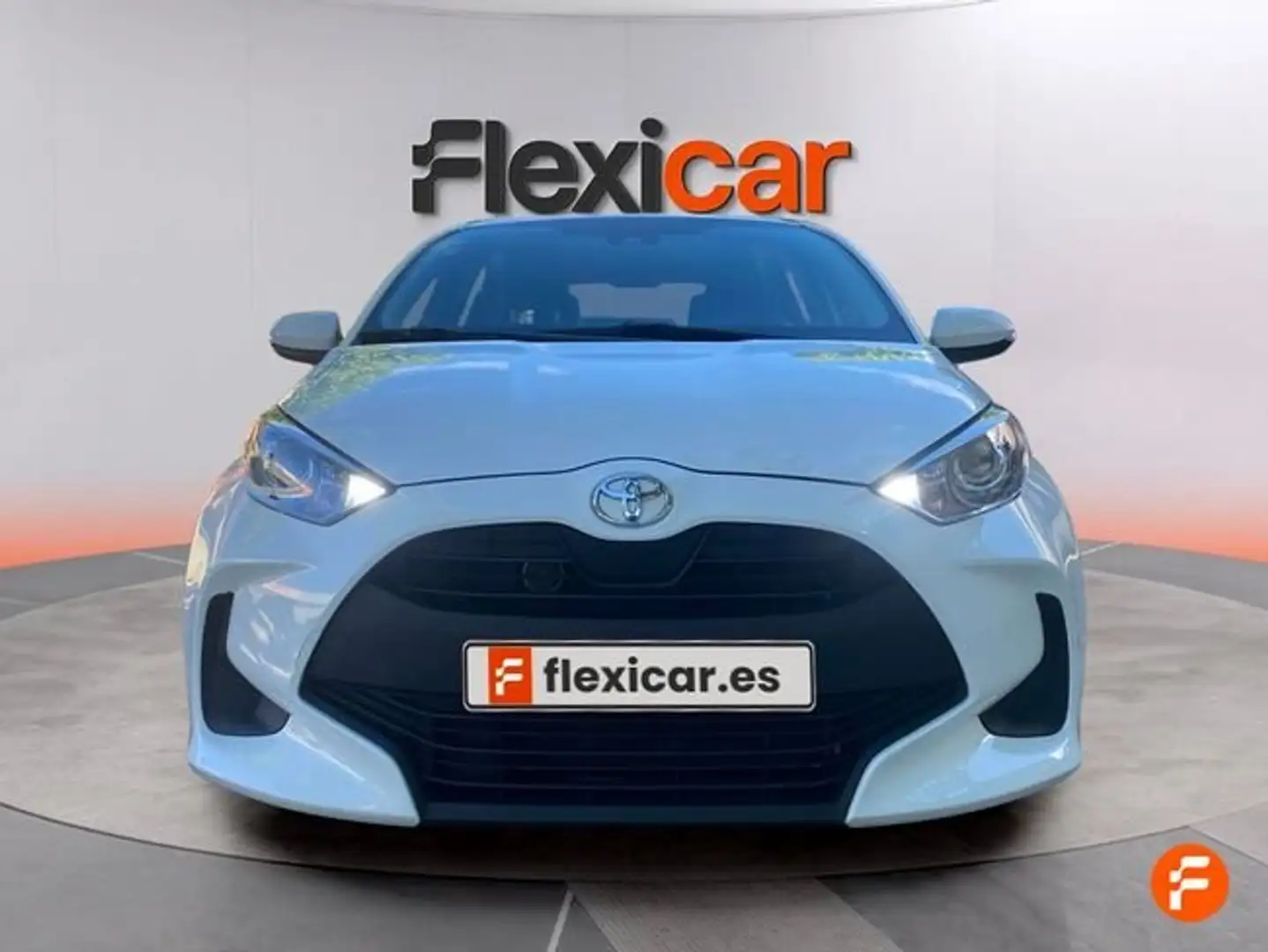 Toyota Yaris 1.0 Active Blanco - 2