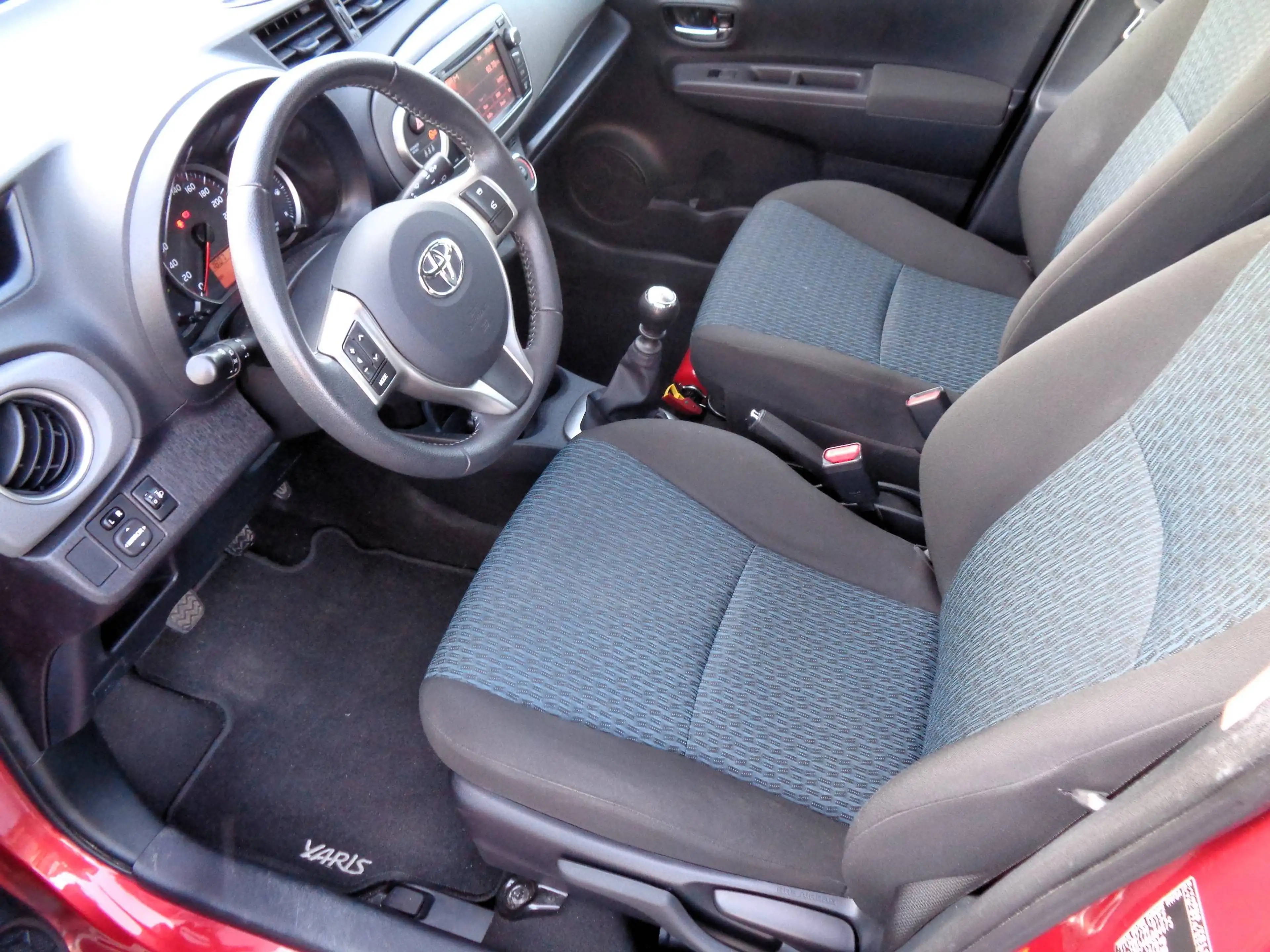 Toyota Yaris Yaris 1.3i // 9500KM // Camera //Airco // Garantie — photo 9