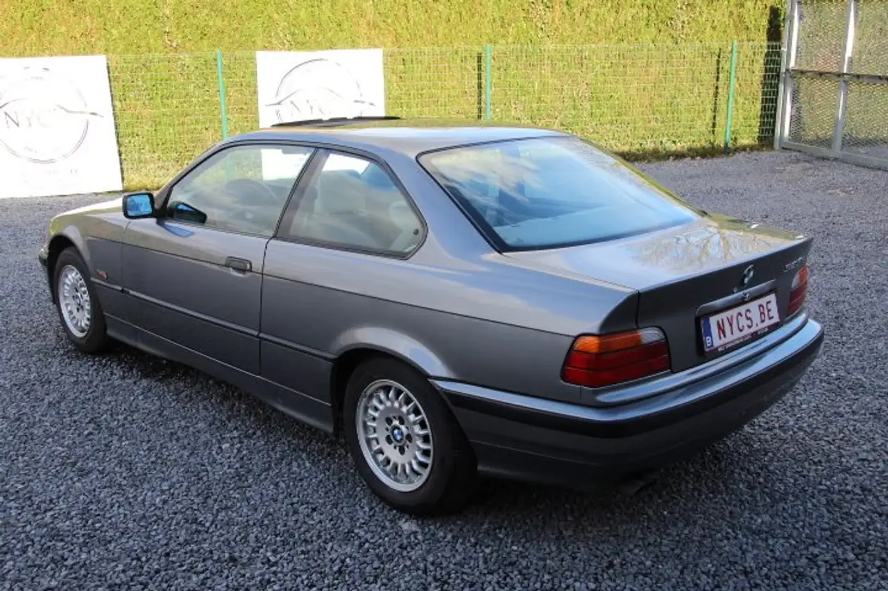 BMW 325i Coupé E36, foto 5