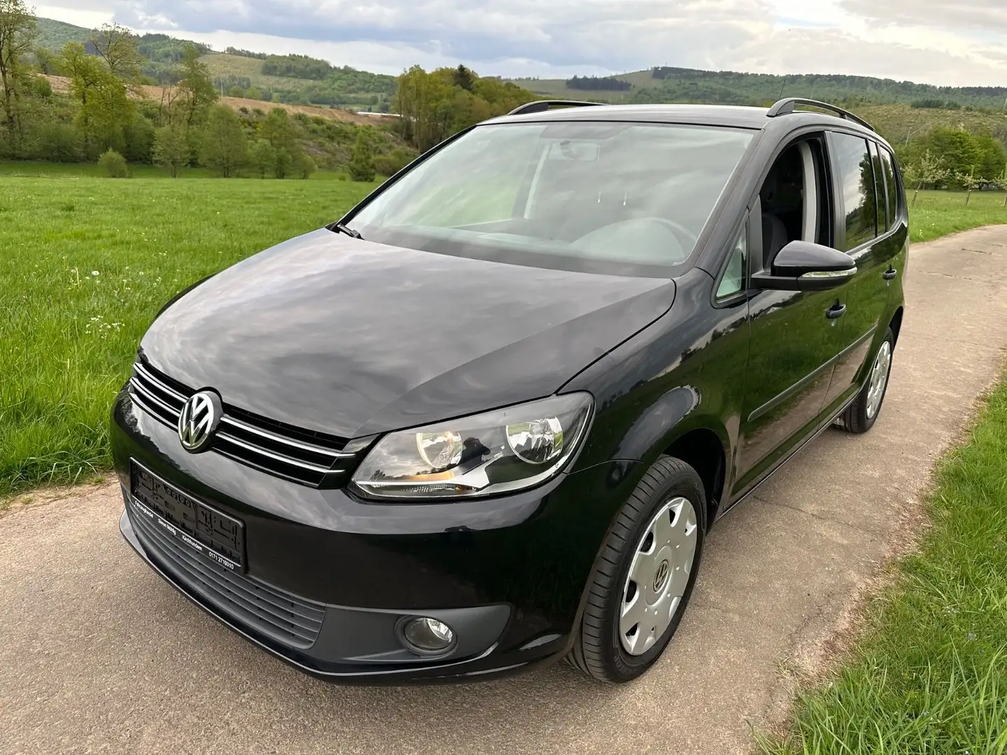 Volkswagen Touran 2.0 TDI DSG Trendline 140ps Automatik Schwarz - 1