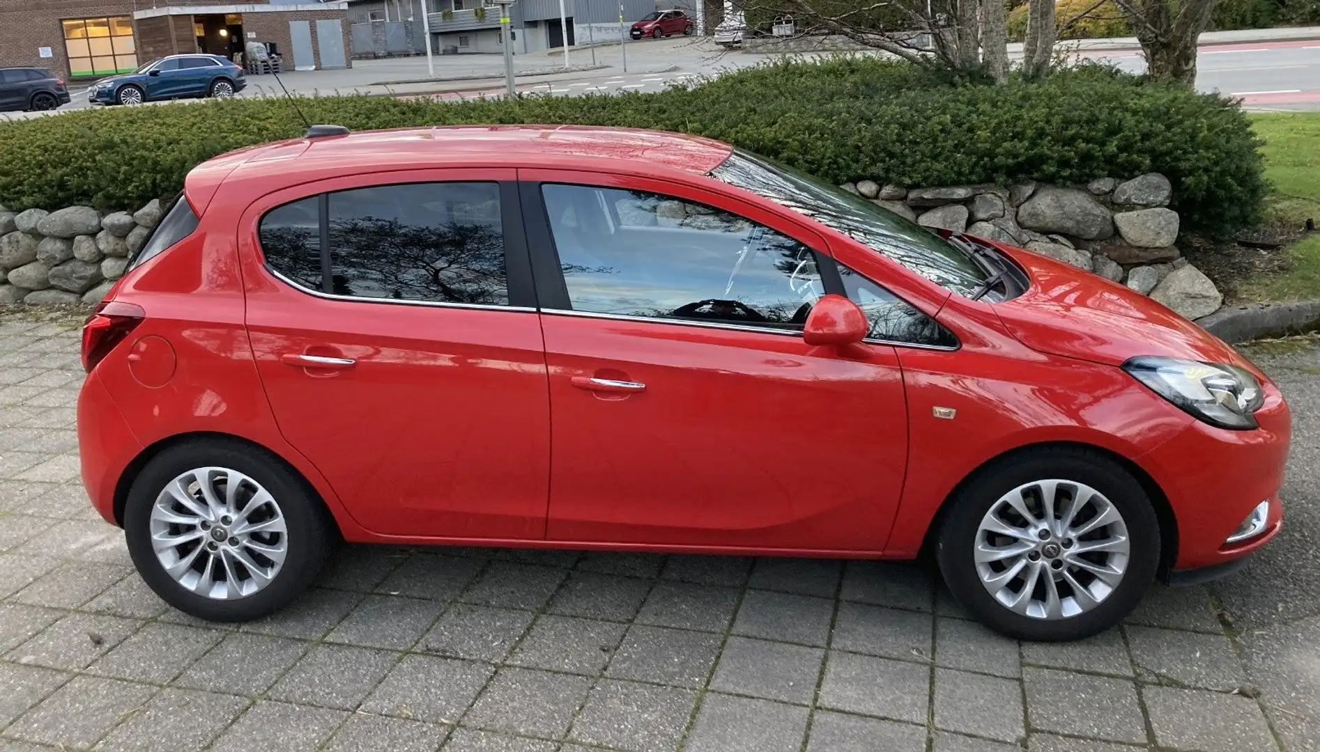Opel Corsa Rouge - 1
