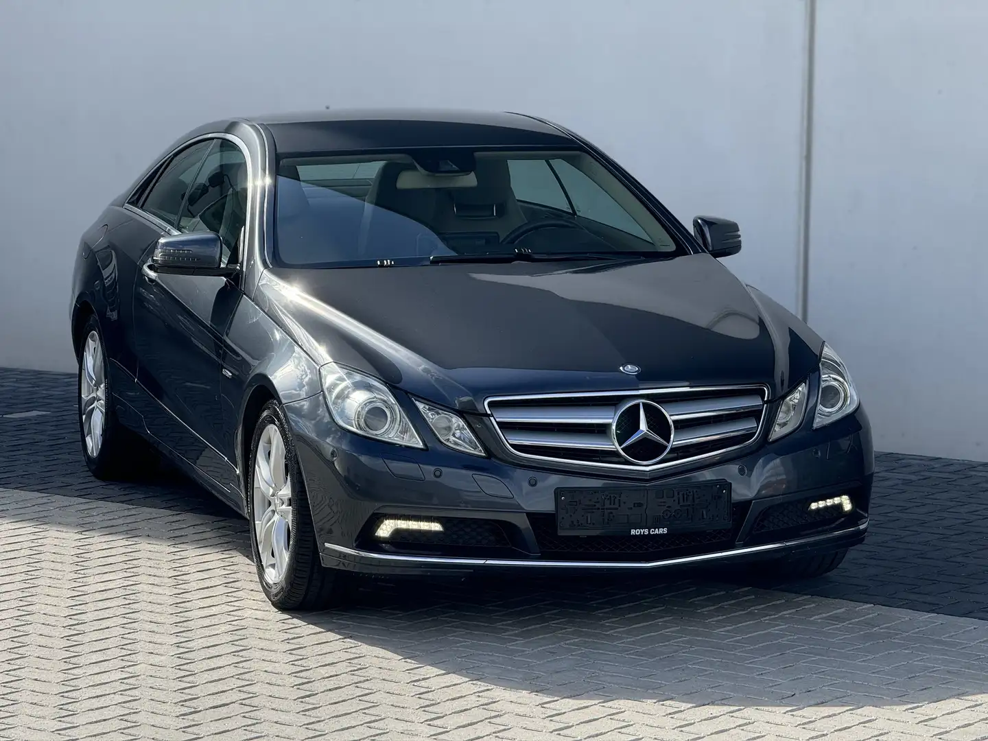 Mercedes-Benz E 220 Coupe - XENON/LEDER/AIRCO/EURO5 Сірий - 1