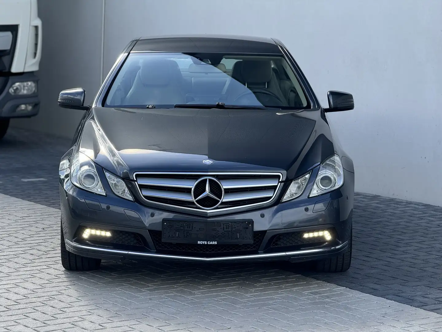 Mercedes-Benz E 220 Coupe - XENON/LEDER/AIRCO/EURO5 Сірий - 2