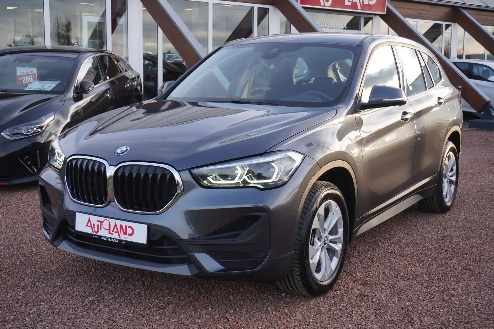 BMW X1 18 d xDrive Aut. LED Navi Kamera Sportsitze Gris - 2