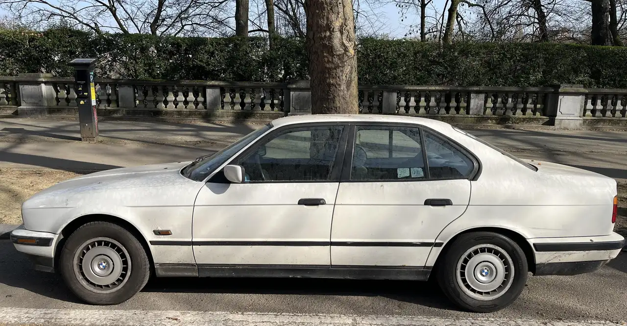 BMW 520i, foto 2
