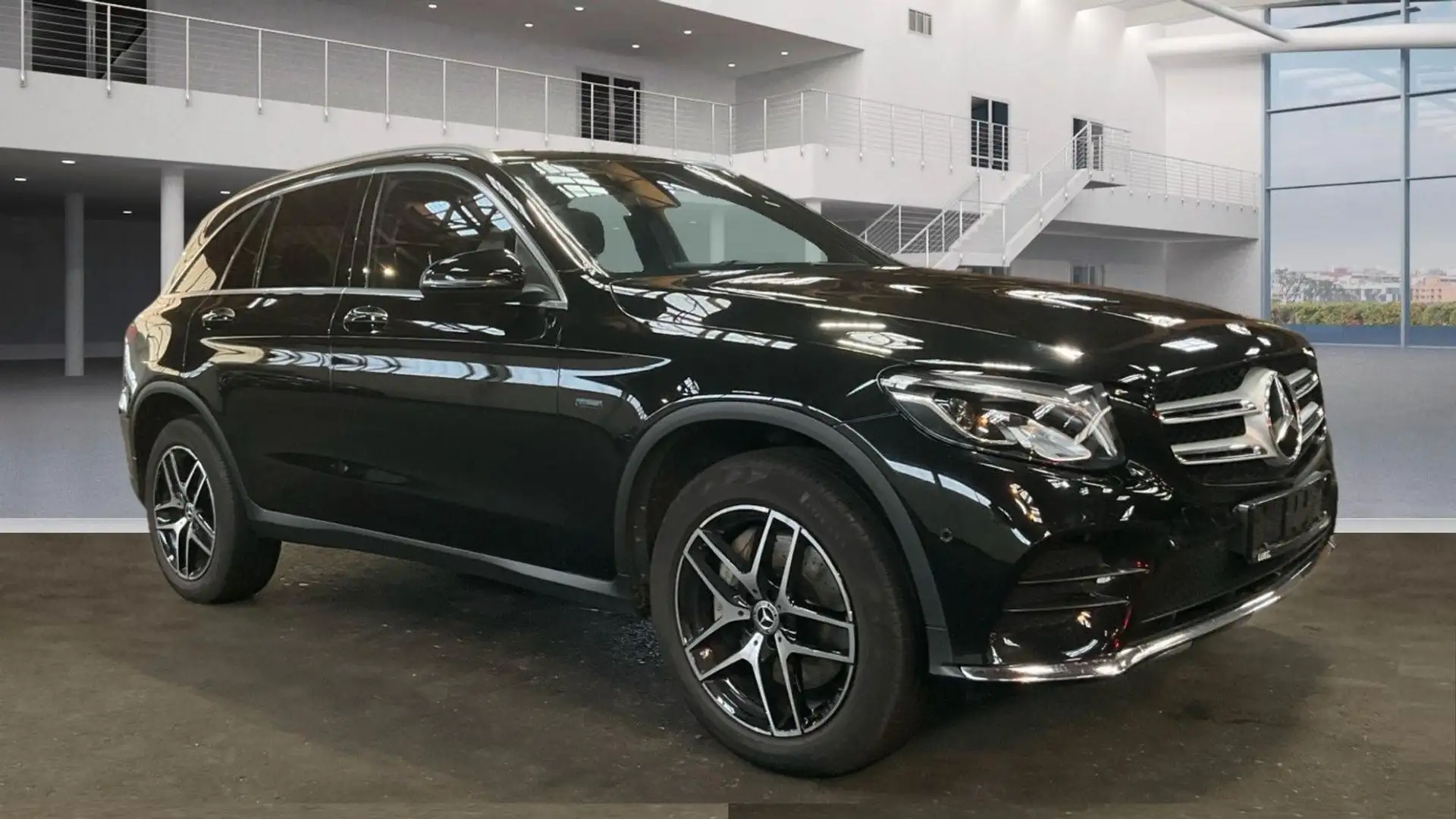 Mercedes-Benz GLC 350 e 4Matic AMG-LINE LED AHK Kamera Noir - 1