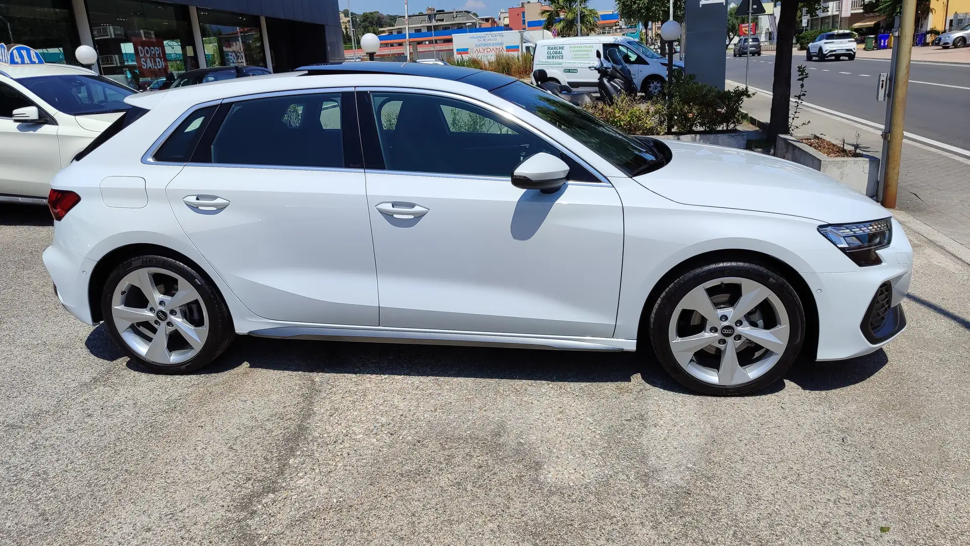 Audi A3 Sportback 35 tdi S line s-tronic NUOVO MODELLO Bianco - 2