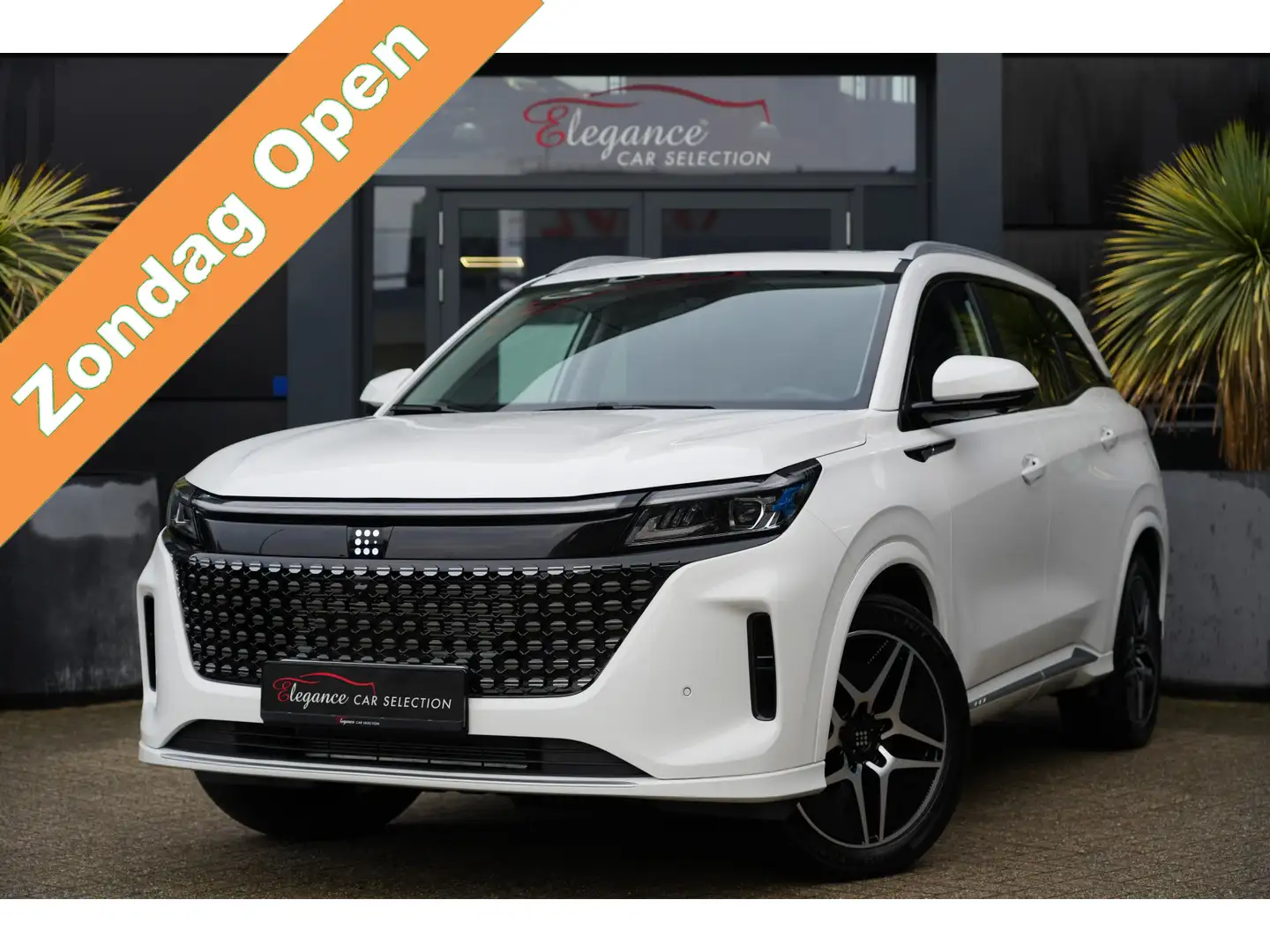 DFSK E5 Plug-In-Hybrid 288pk Panoramadak/AppleCarplay/360c Wit - 1