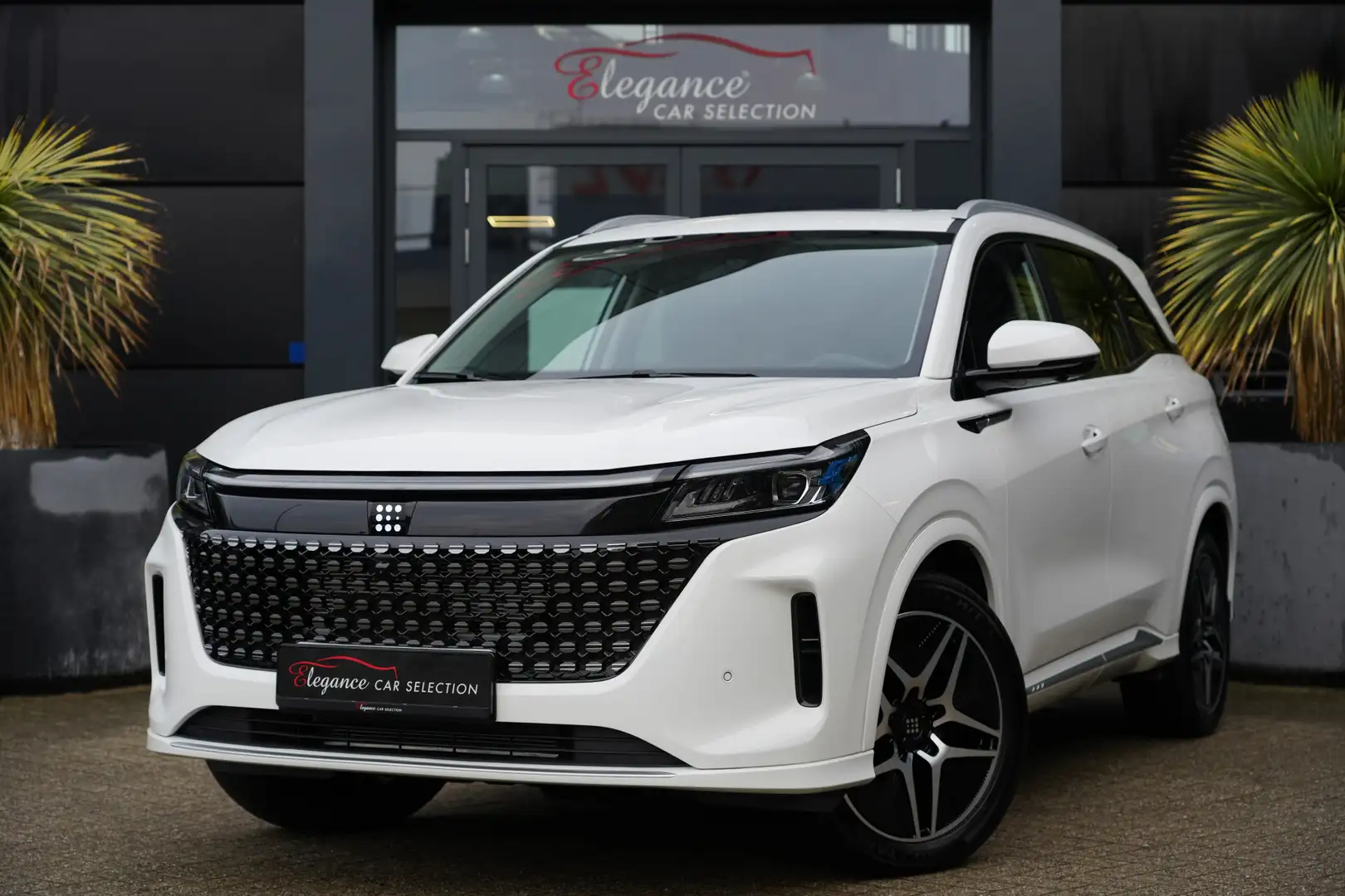 DFSK E5 Plug-In-Hybrid 288pk Panoramadak/AppleCarplay/360c Alb - 1