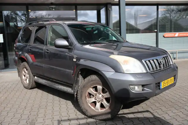 Toyota Land Cruiser 3.0 D-4D 5DRS VX A/T VAN ( AUTOMITIC TRANSMISSION