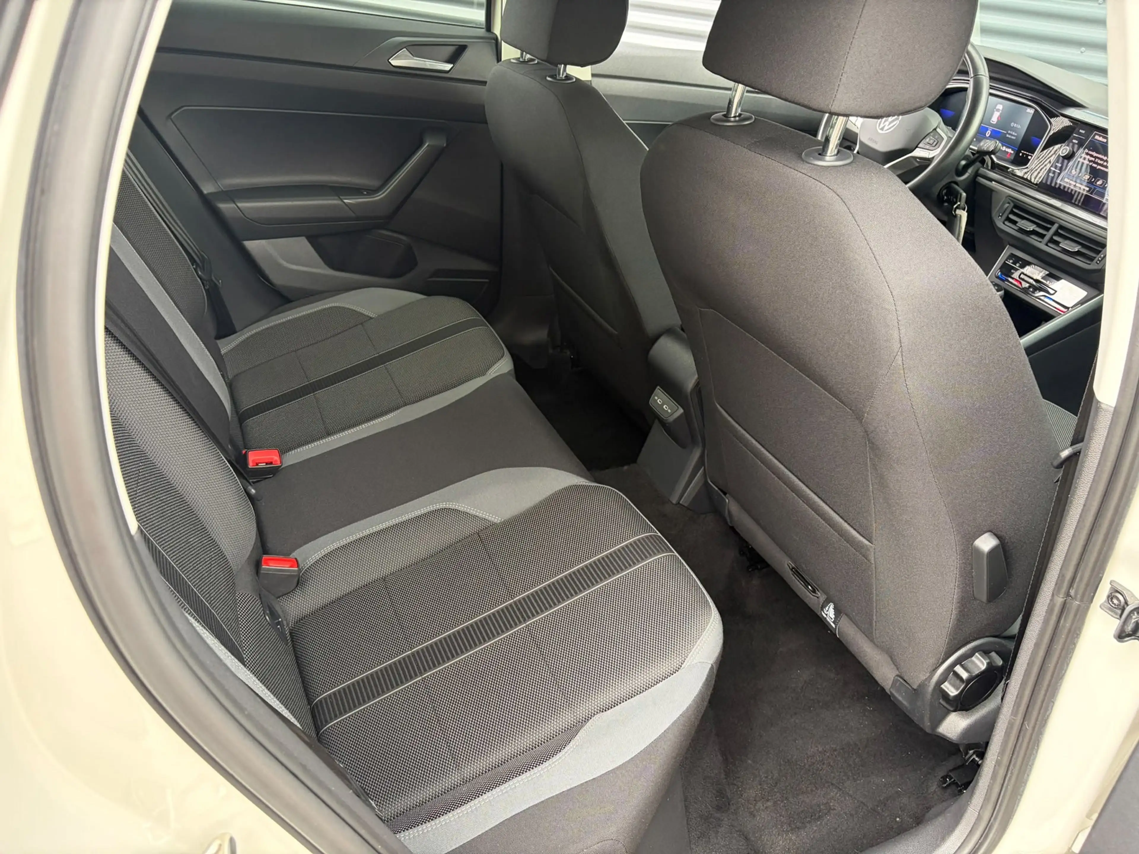Volkswagen Polo 1.0 TSI Life ASCOT GREY / XENON LED — photo 8