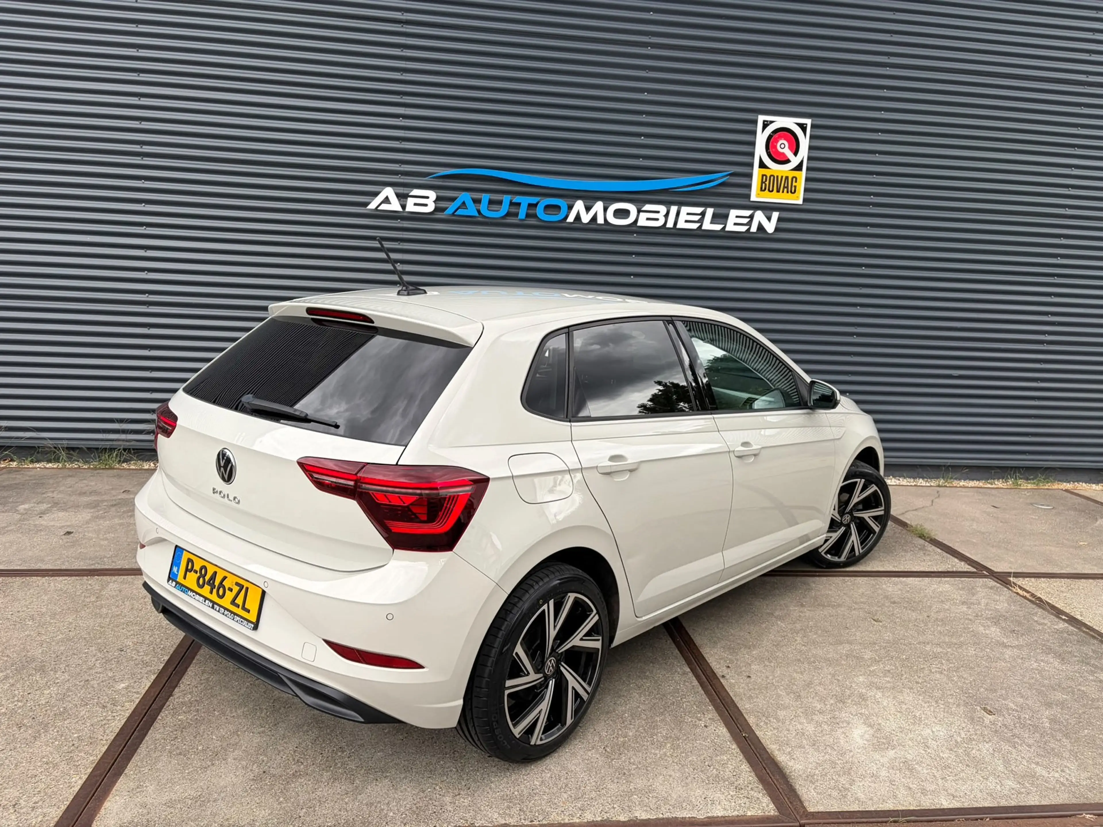 Volkswagen Polo 1.0 TSI Life ASCOT GREY / XENON LED — photo 3