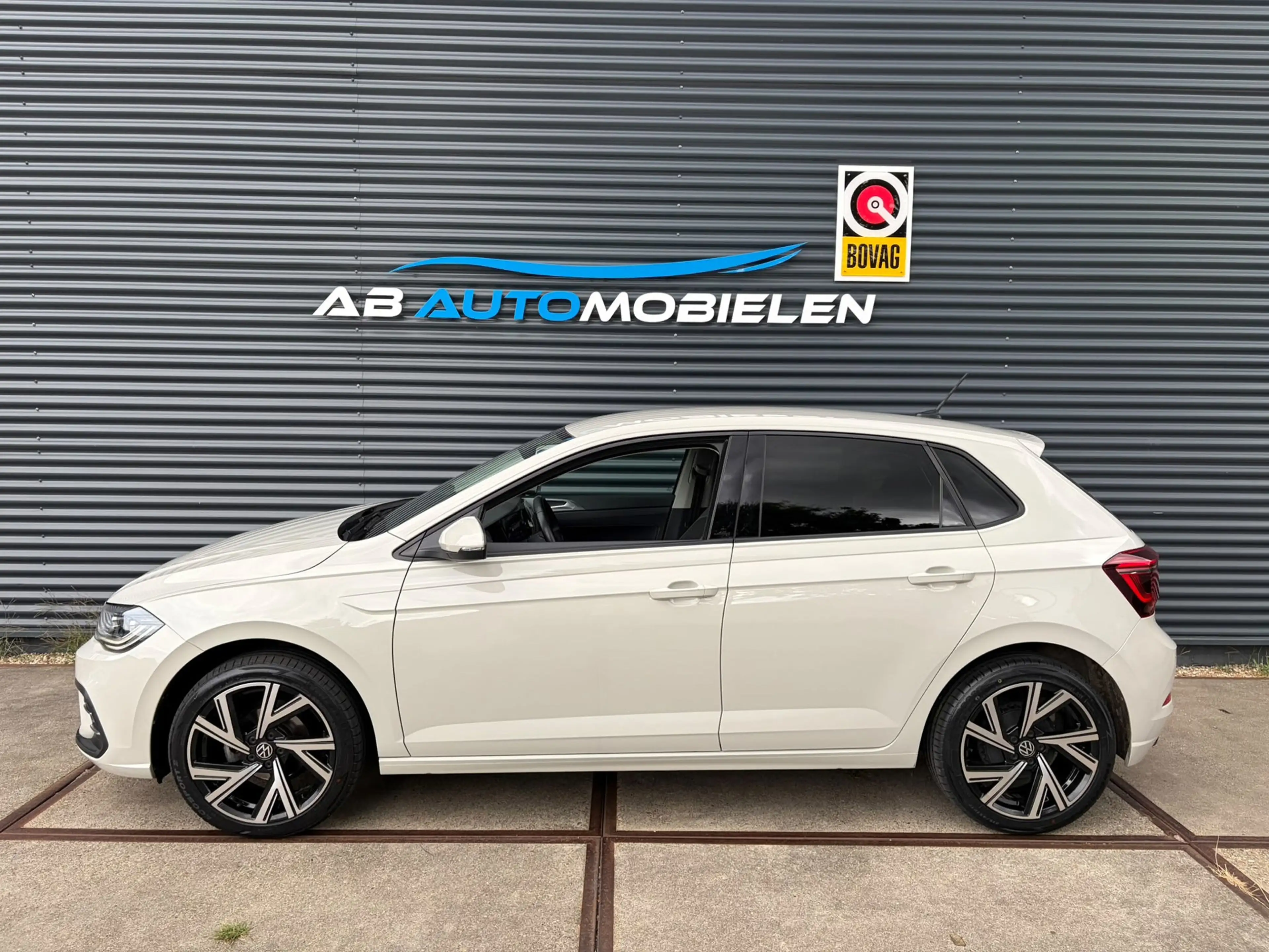 Volkswagen Polo 1.0 TSI Life ASCOT GREY / XENON LED — photo 2