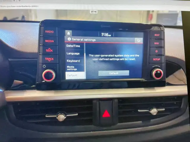 Kia Picanto view 3