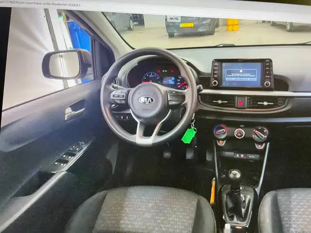 Kia Picanto view 12