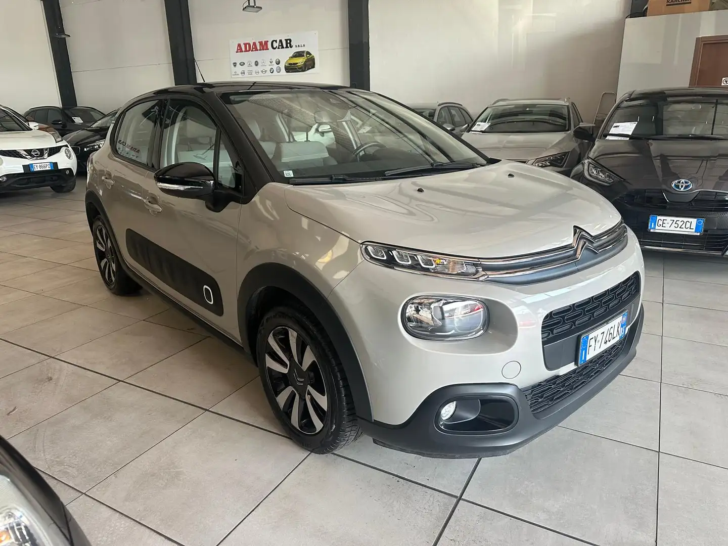 Citroen C3 S&S SHINE Grau - 2