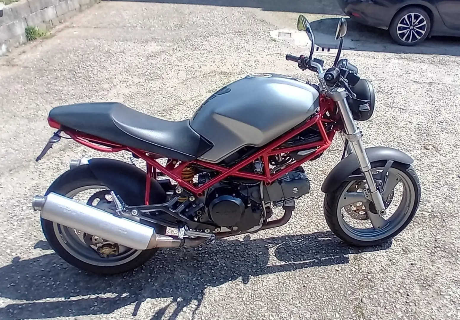Ducati Monster 600 Rosso - 1