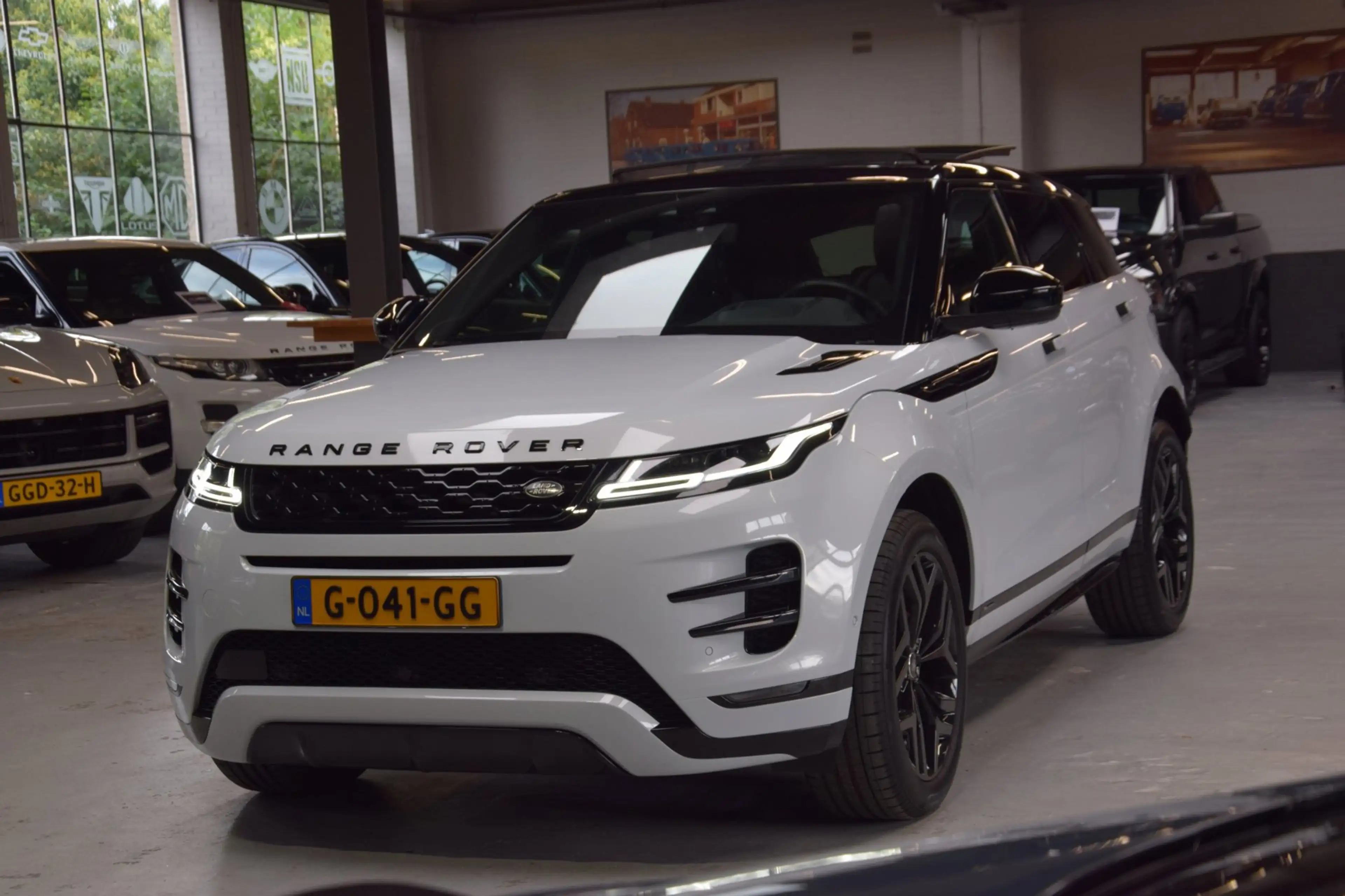 Land Rover Range Rover Evoque 2.0 P200 AWD R-Dynamic Navi|Panoramadak|Leder|Head — photo 10